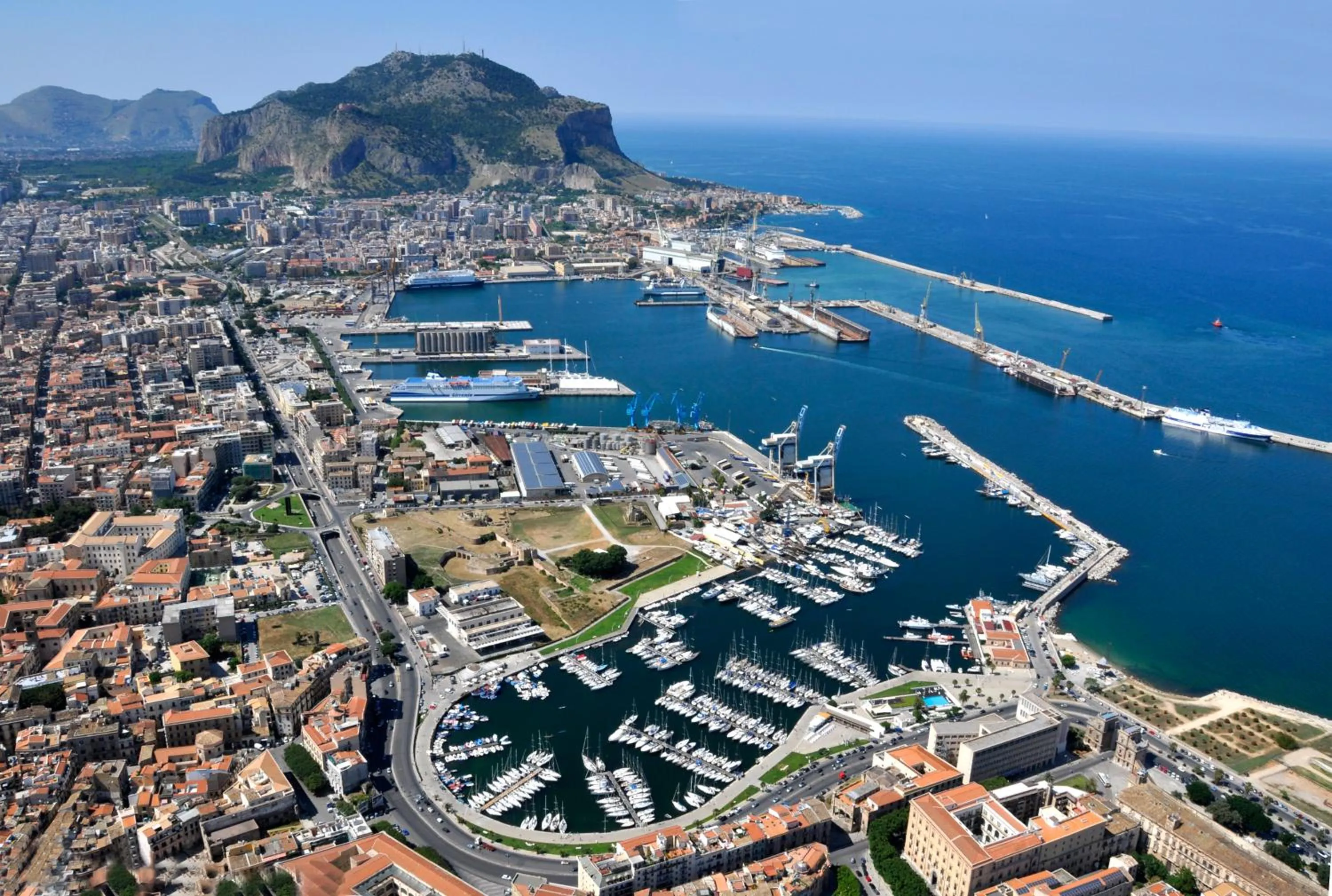 Neighbourhood in Hotel Pontemare