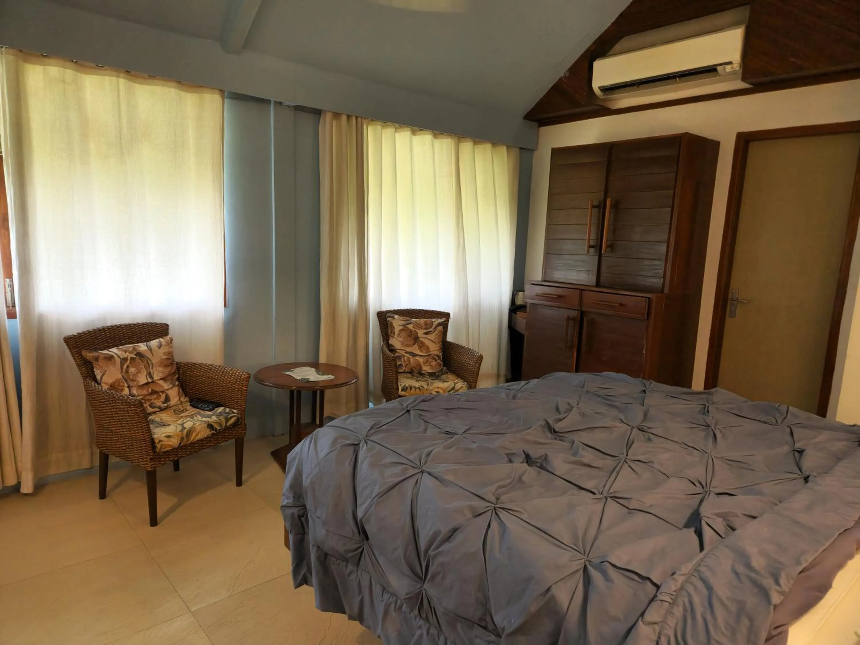 Bedroom, Bed in Casa Vagator