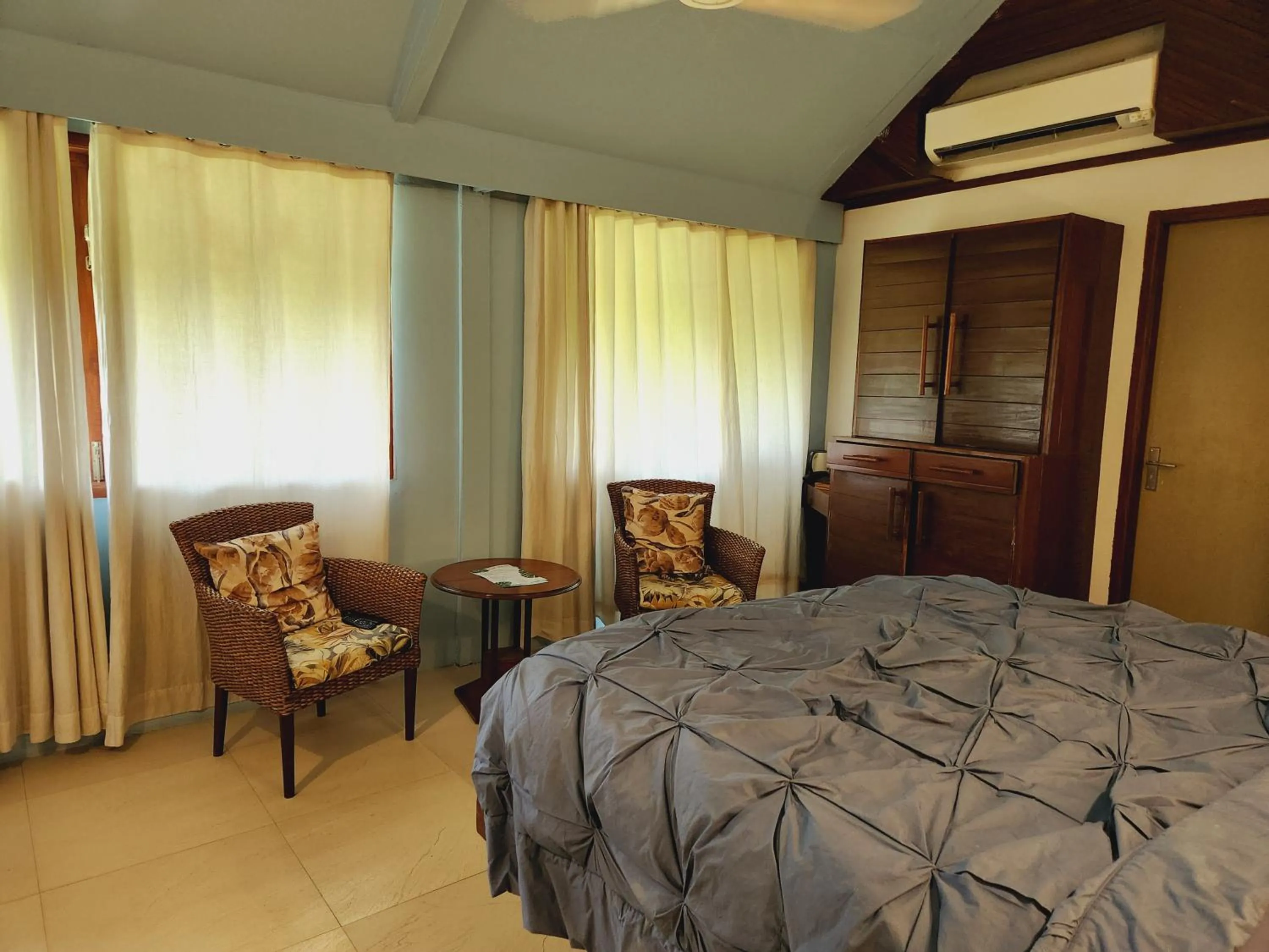 Bedroom, Bed in Casa Vagator