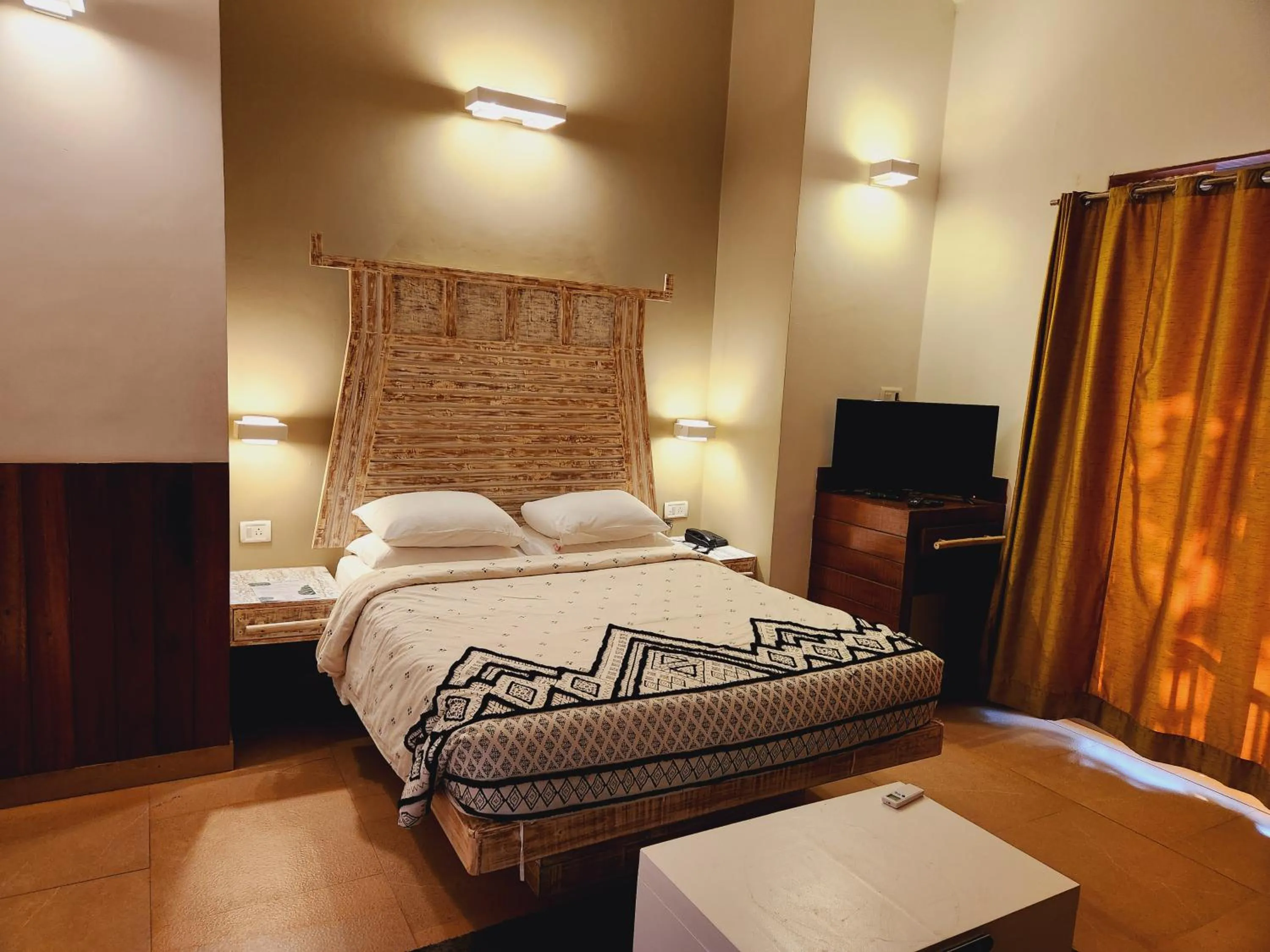 Bedroom, Bed in Casa Vagator