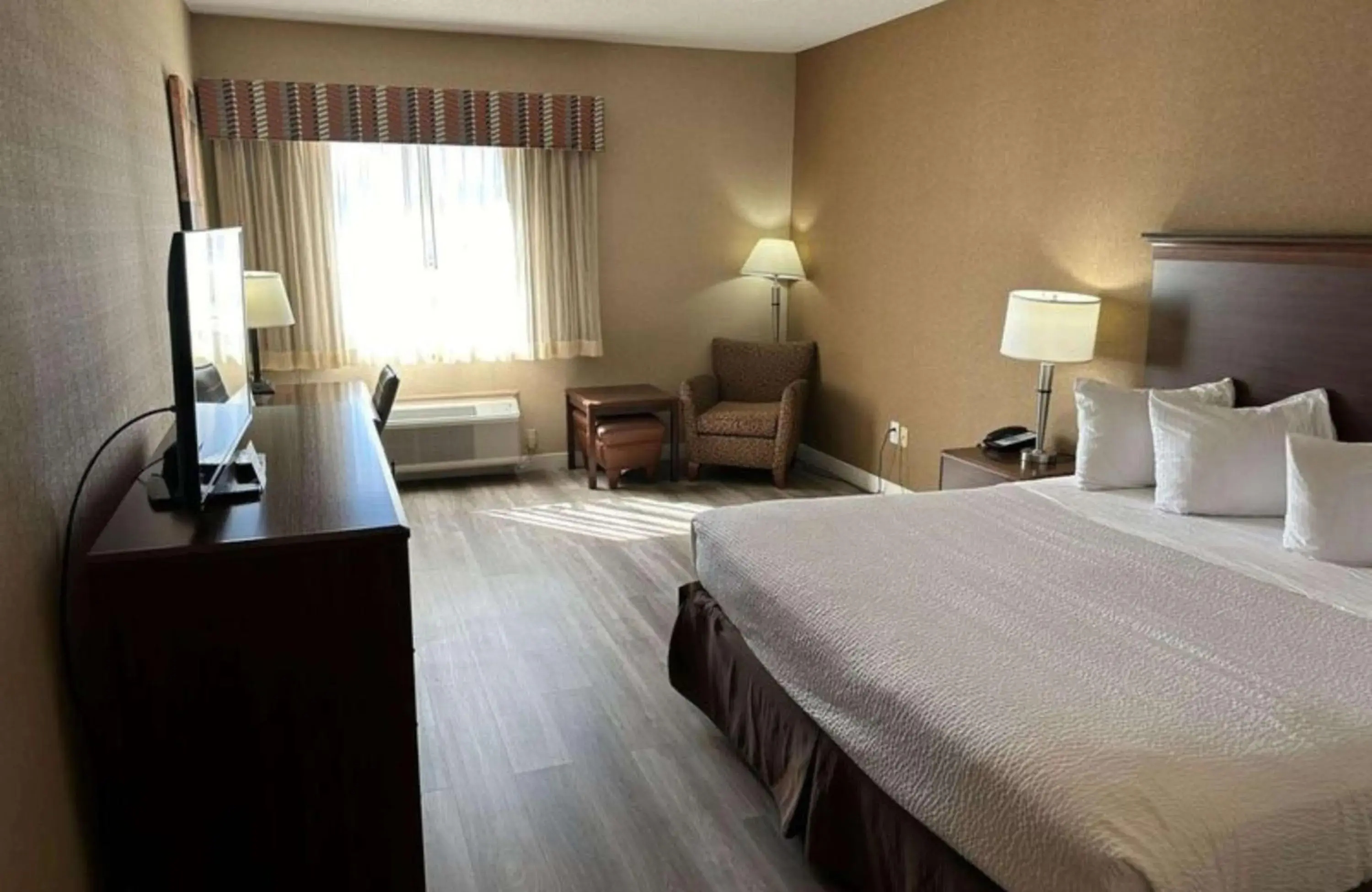 King Room with Bath Tub - Disability Access/Non-Smoking in Best Western Circus City Inn King Room with Bath Tub - Disability Access/Non-Smoking in Best Western Circus City Inn