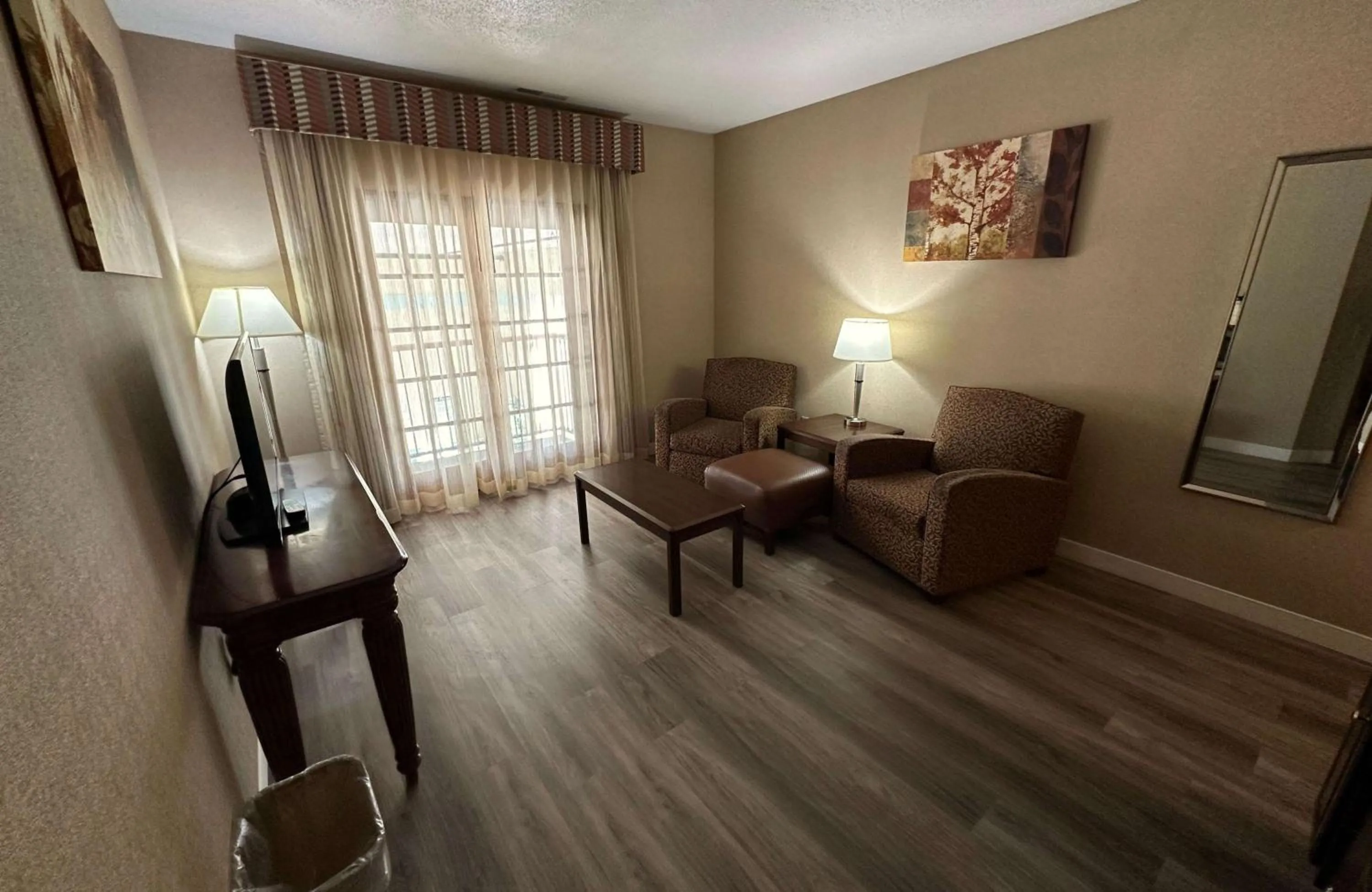 Bedroom in Best Western Circus City Inn