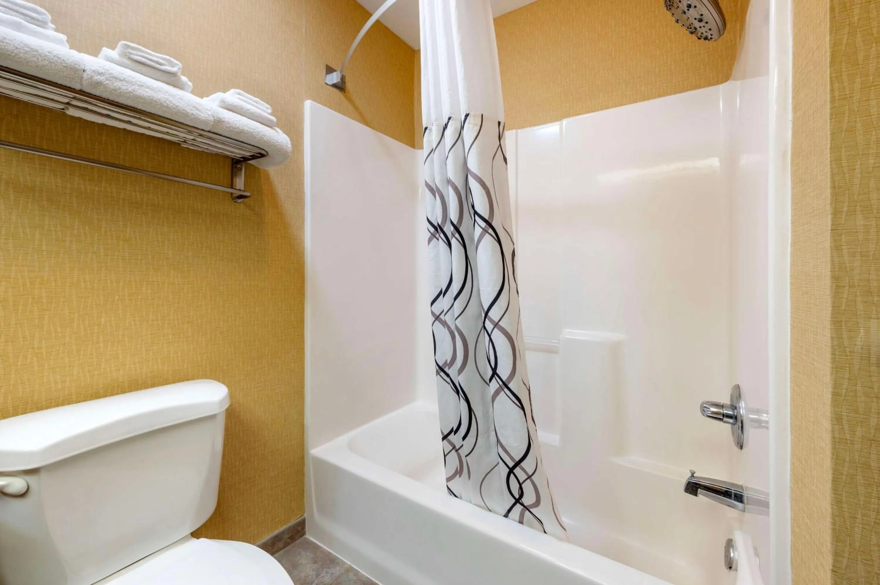 Bathroom in Best Western Circus City Inn