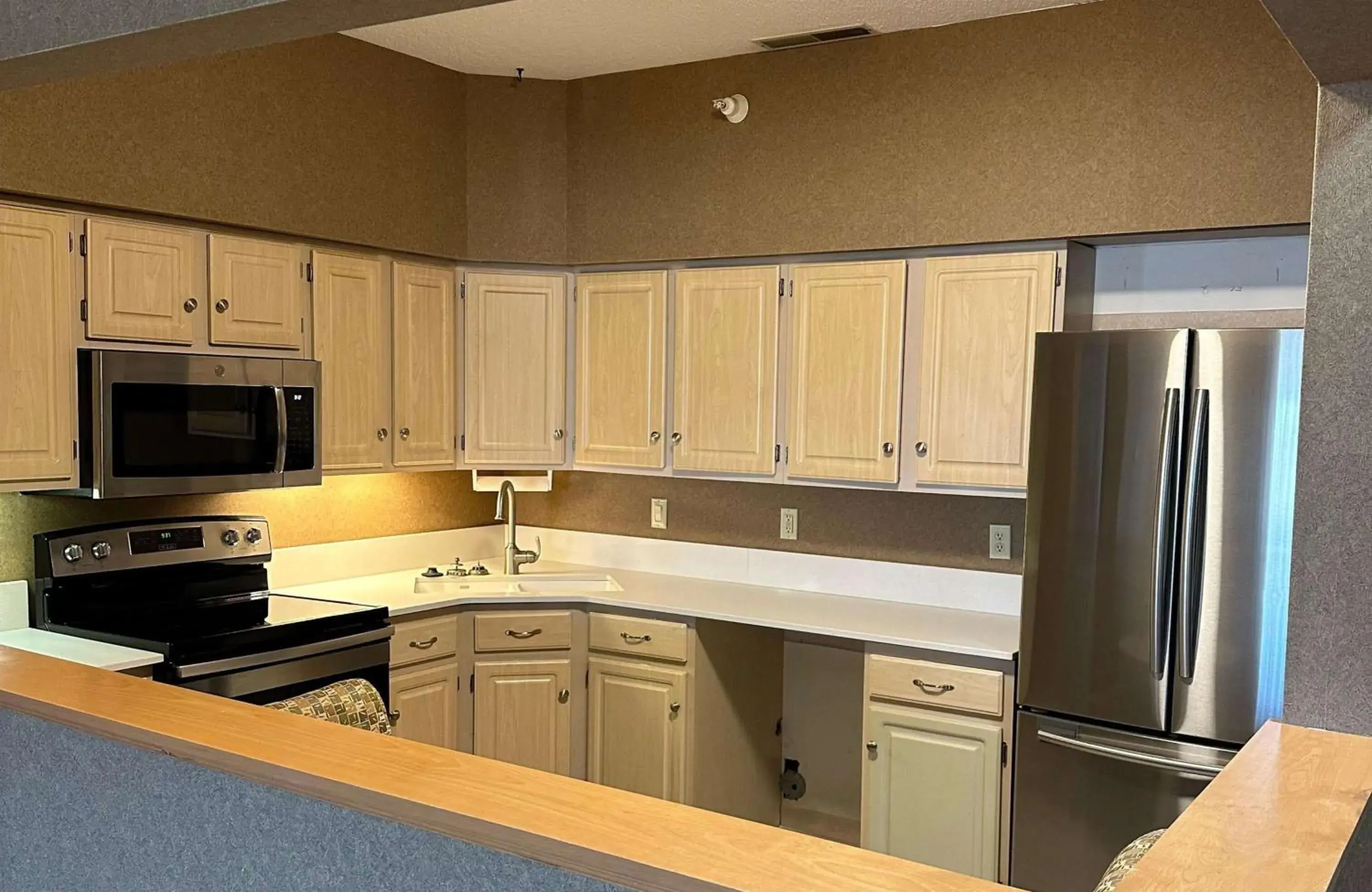 King Suite with Jetted Tub and Kitchen - Non-Smoking in Best Western Circus City Inn King Suite with Jetted Tub and Kitchen - Non-Smoking in Best Western Circus City Inn