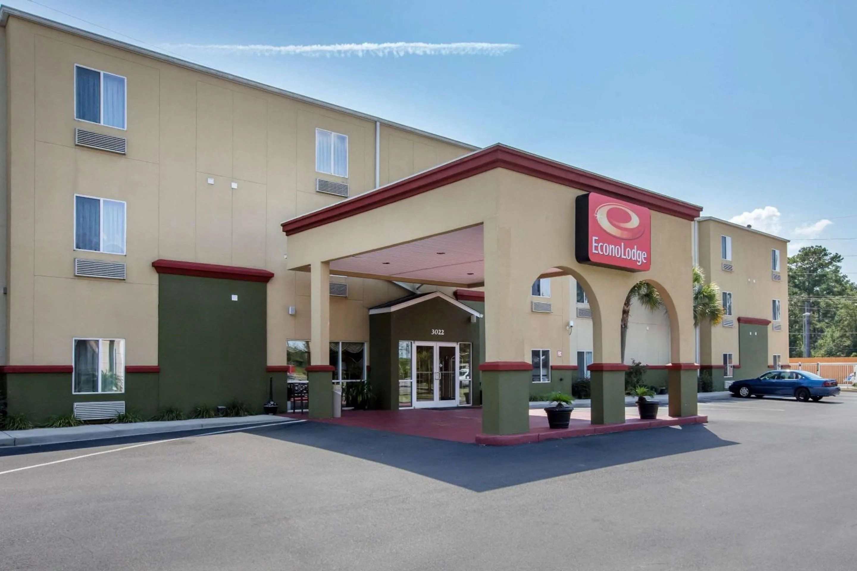 Property building in Econo Lodge Valdosta Mall Area