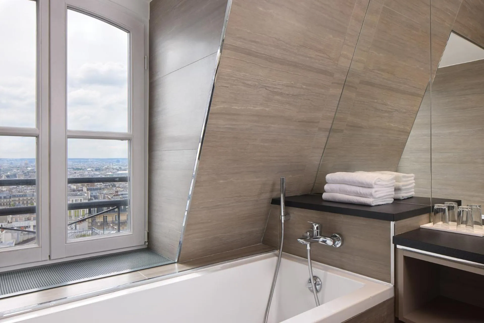 Bathroom in Timhotel Montmartre