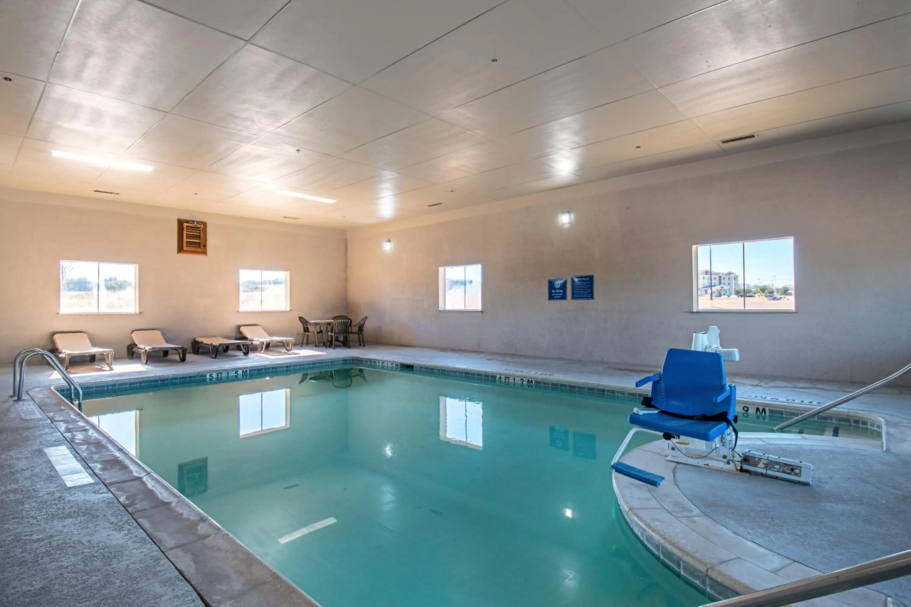 Swimming pool in Days Inn by Wyndham Copperas Cove