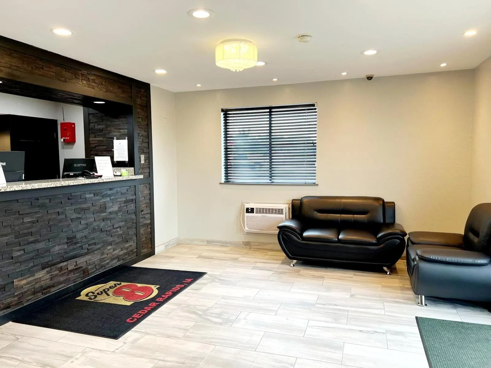 Lobby or reception in Super 8 by Wyndham Cedar Rapids