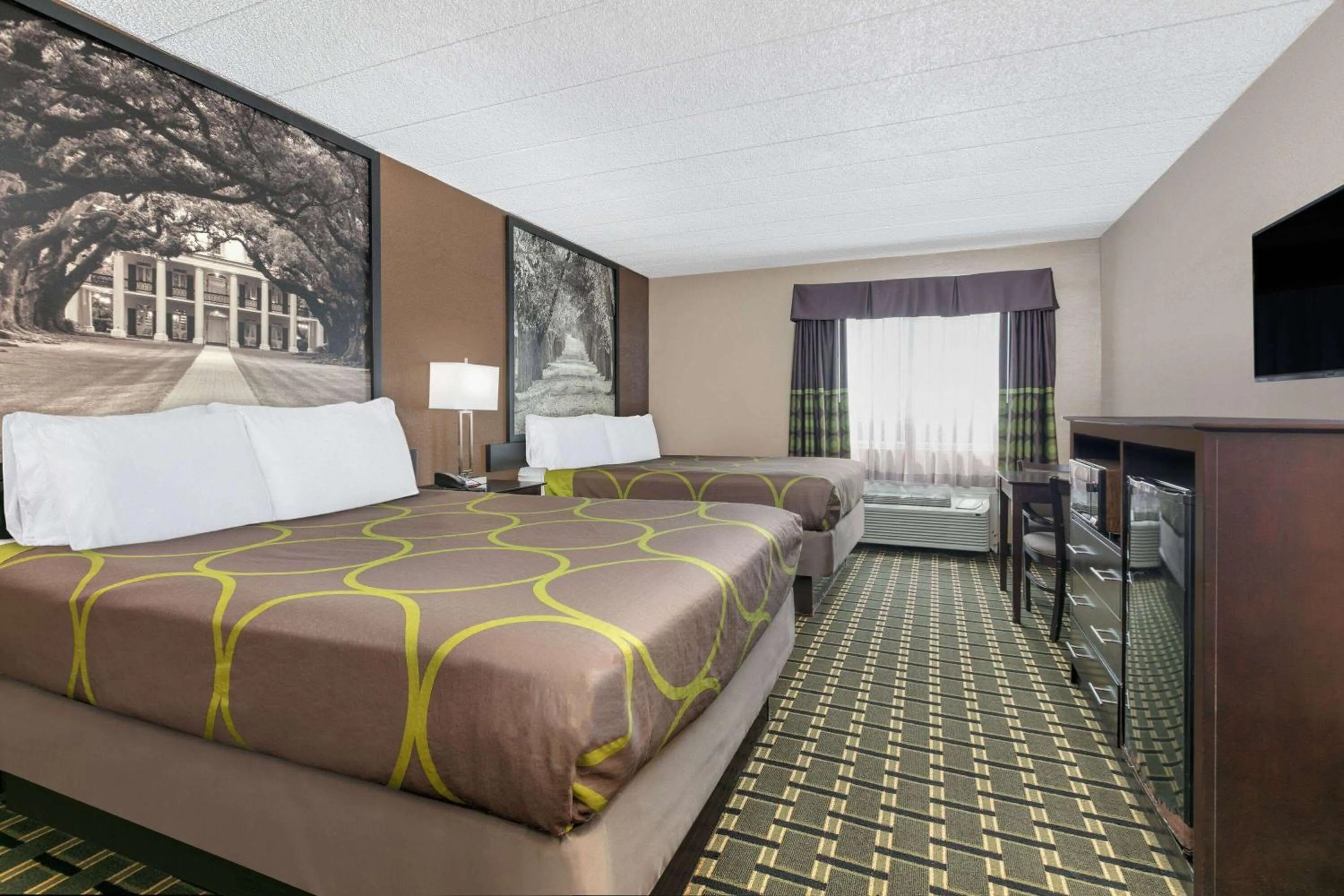 Photo of the whole room, Bed in Super 8 by Wyndham Grand Prairie North