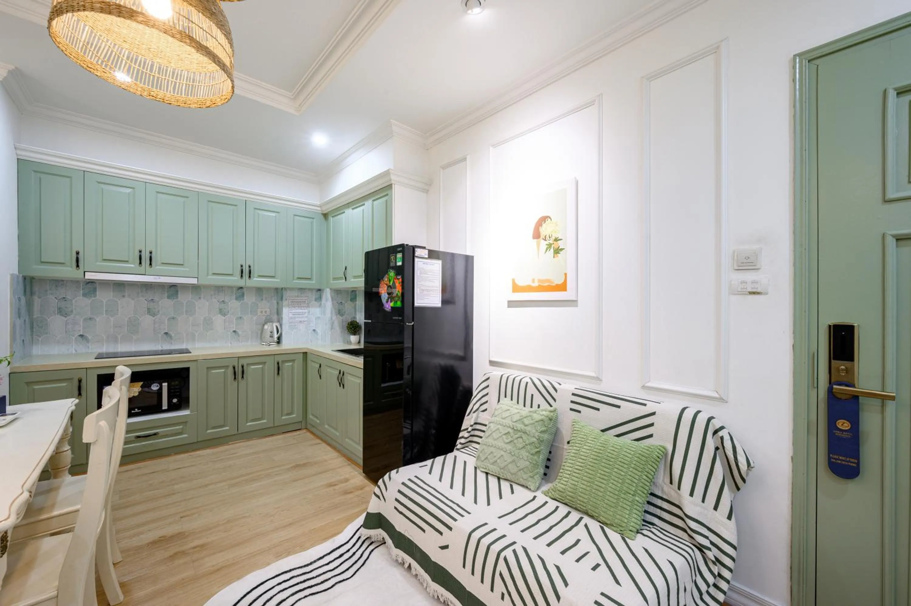 Kitchen or kitchenette in Libra Hotel Residence by Luxe Paradise