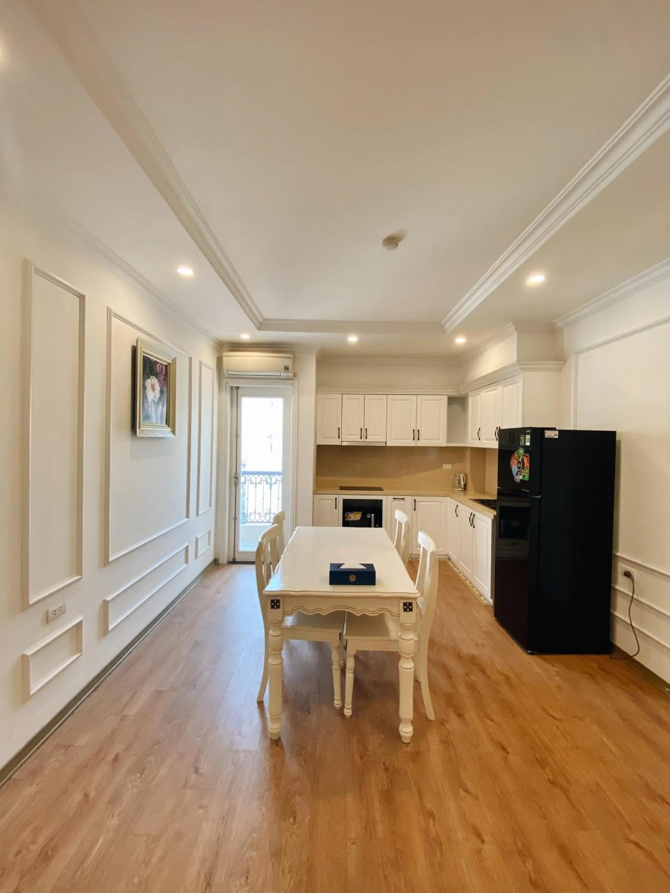 Dining area in Libra Hotel Residence by Luxe Paradise