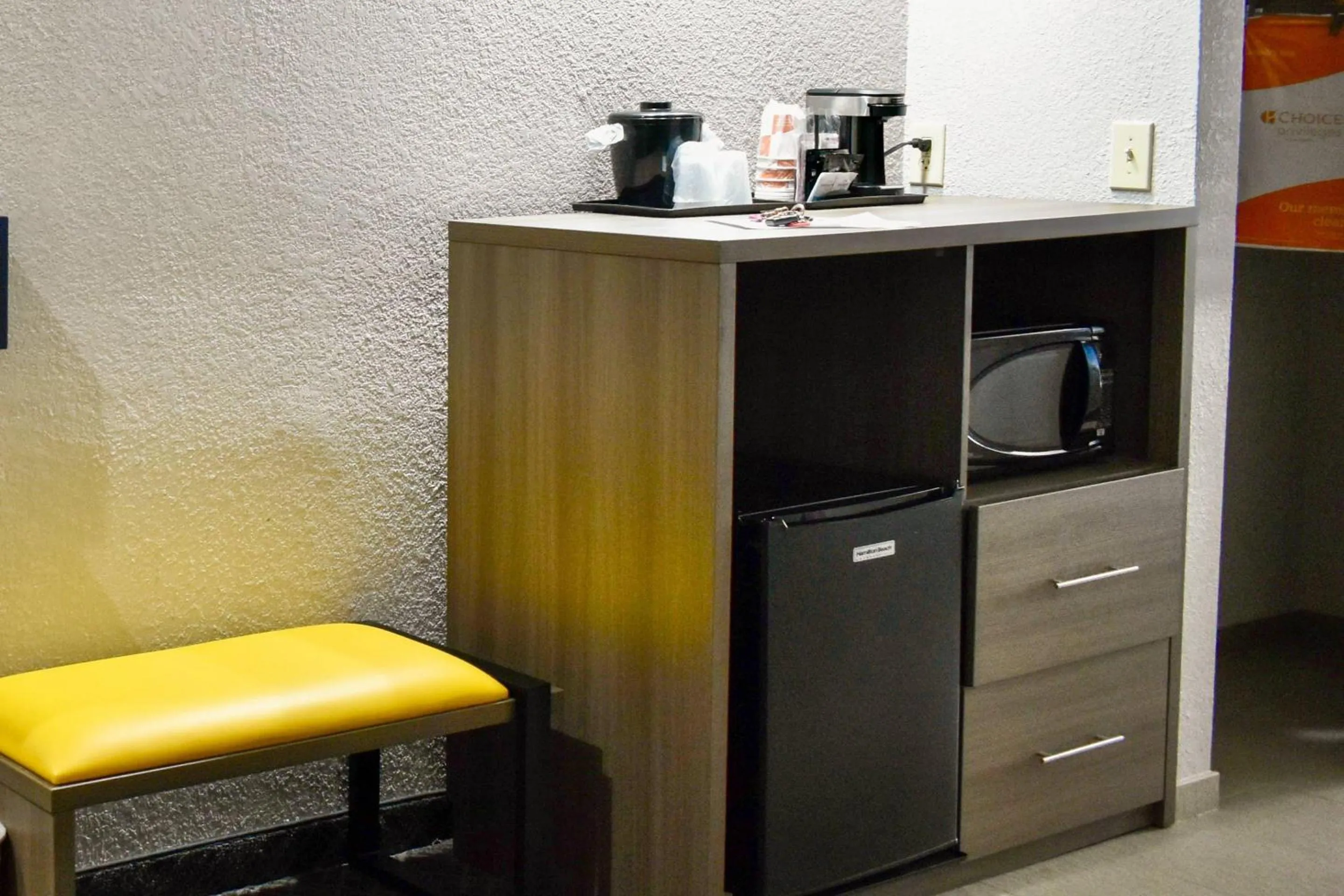 Bedroom in Comfort Inn & Suites Cartersville - Emerson Lake Point