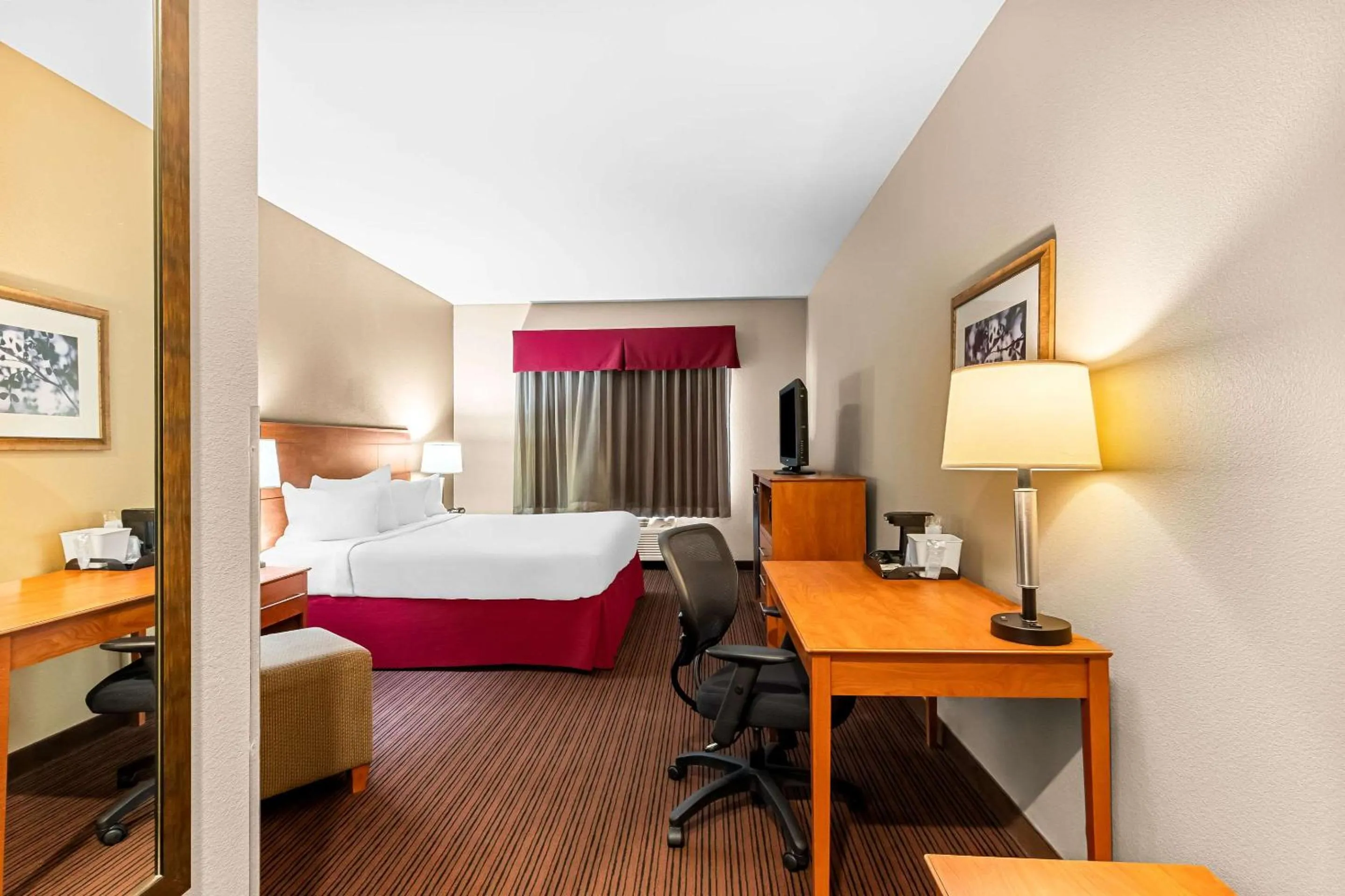 Bedroom, Bed in Quality Inn Blackwell I-35