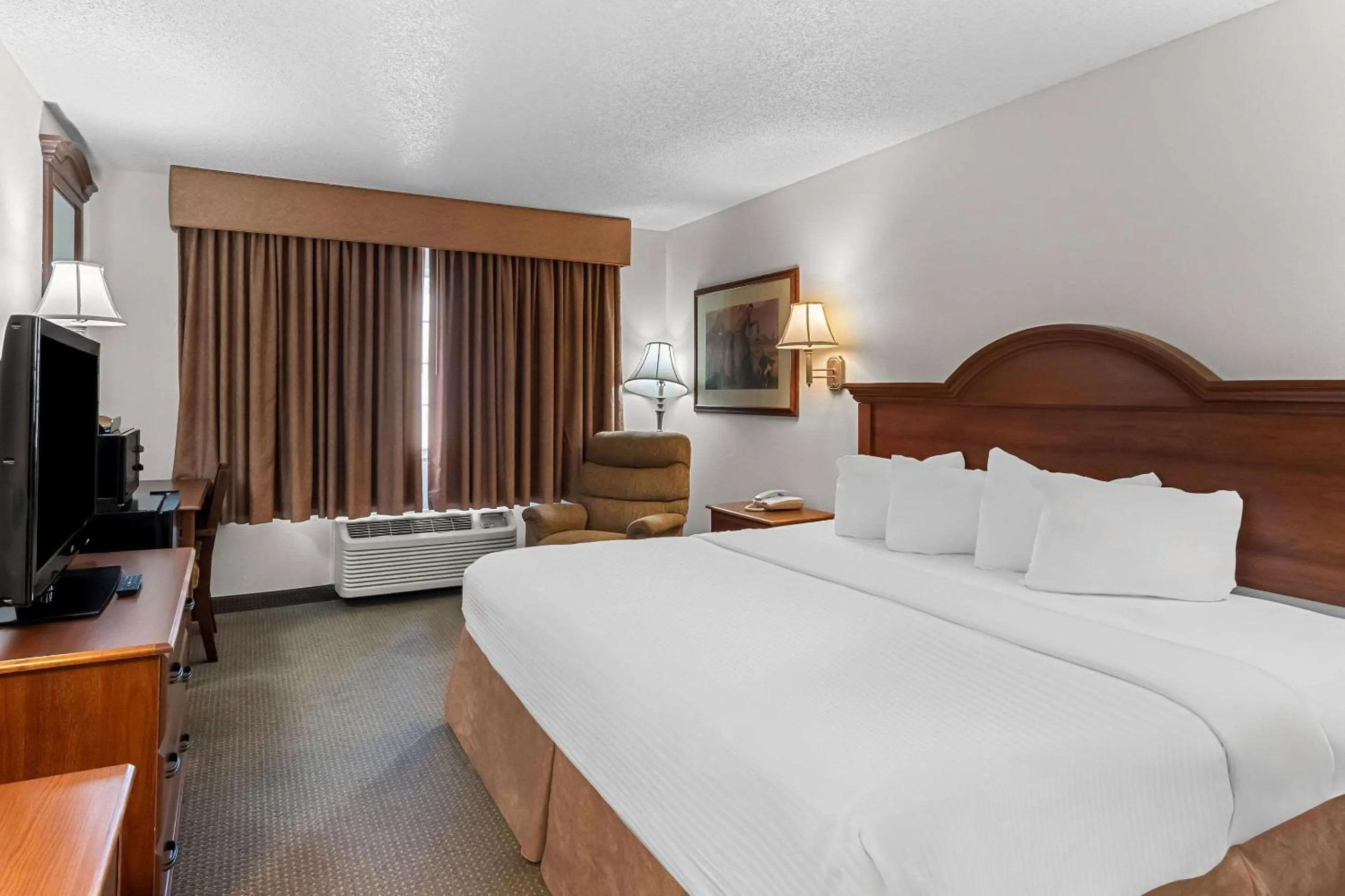 Bedroom, Bed in Quality Inn Blackwell I-35