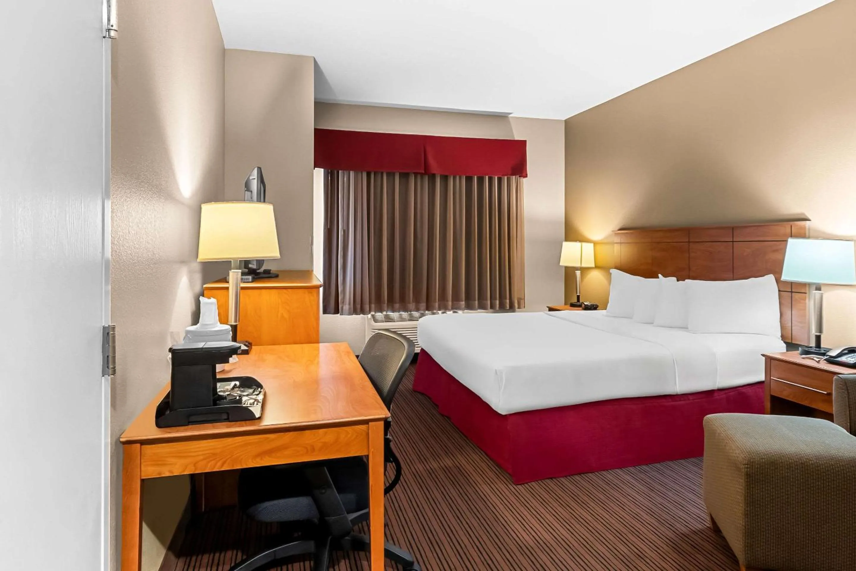 Bedroom, Bed in Quality Inn Blackwell I-35