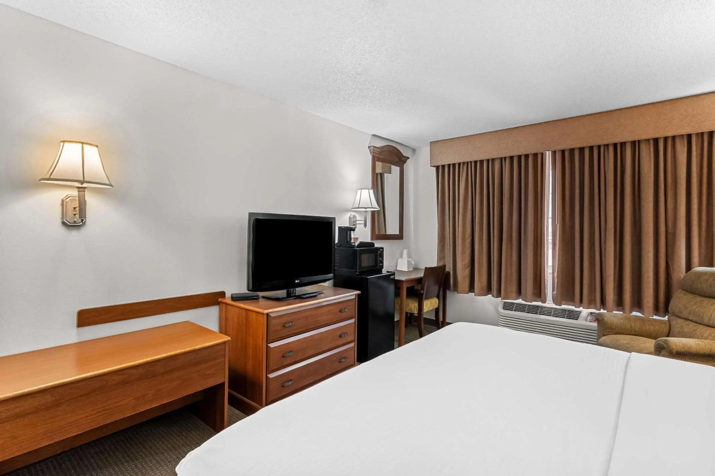 Bedroom, Bed in Quality Inn Blackwell I-35