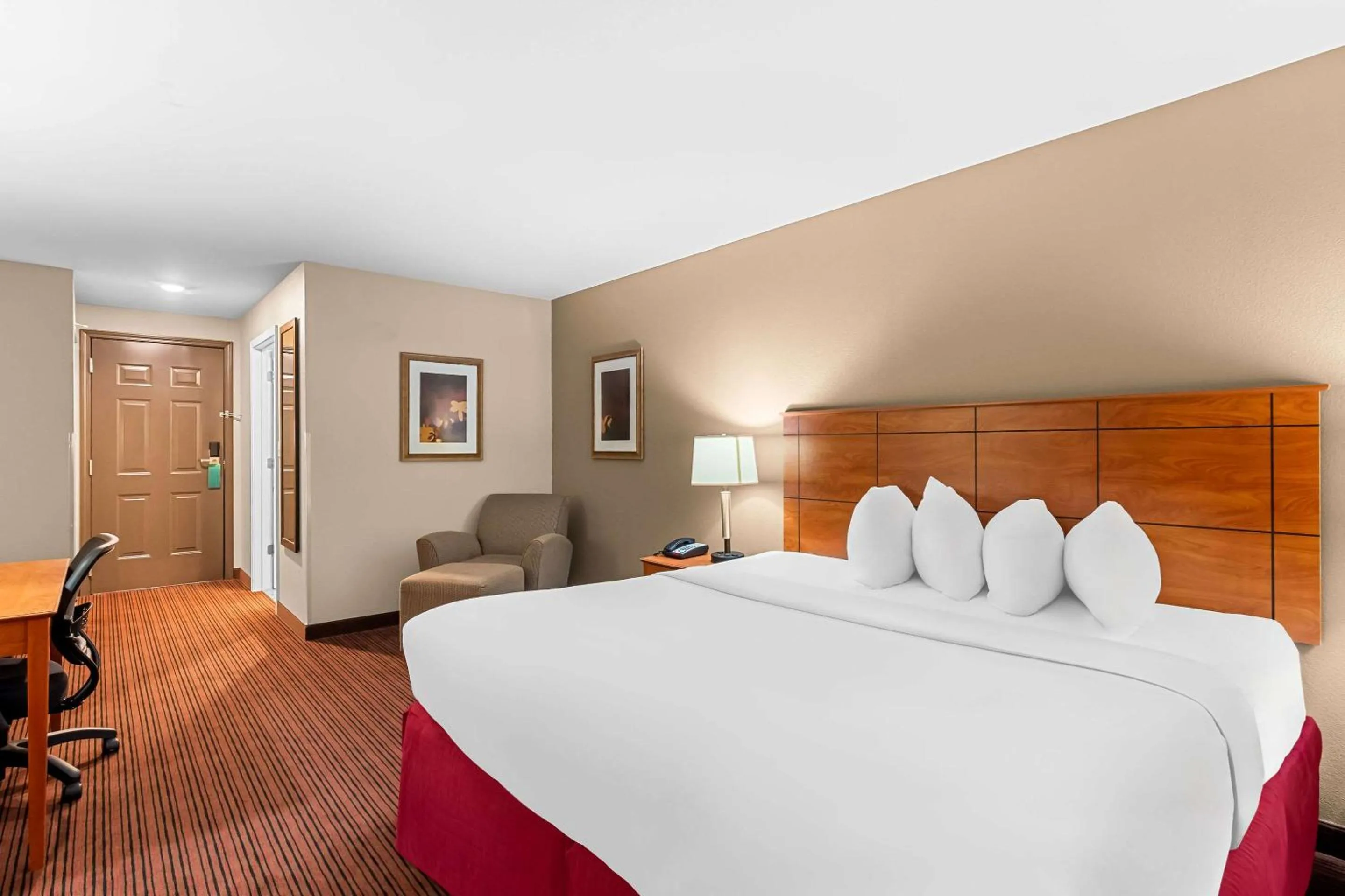Bedroom, Bed in Quality Inn Blackwell I-35