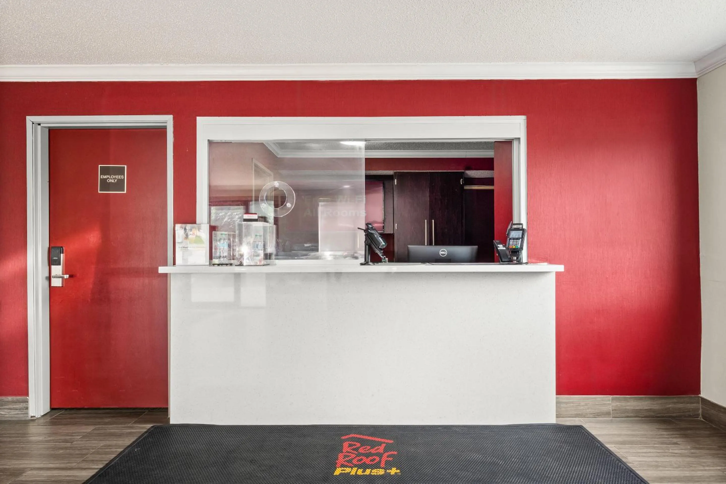 Lobby or reception in Red Roof PLUS Belleville