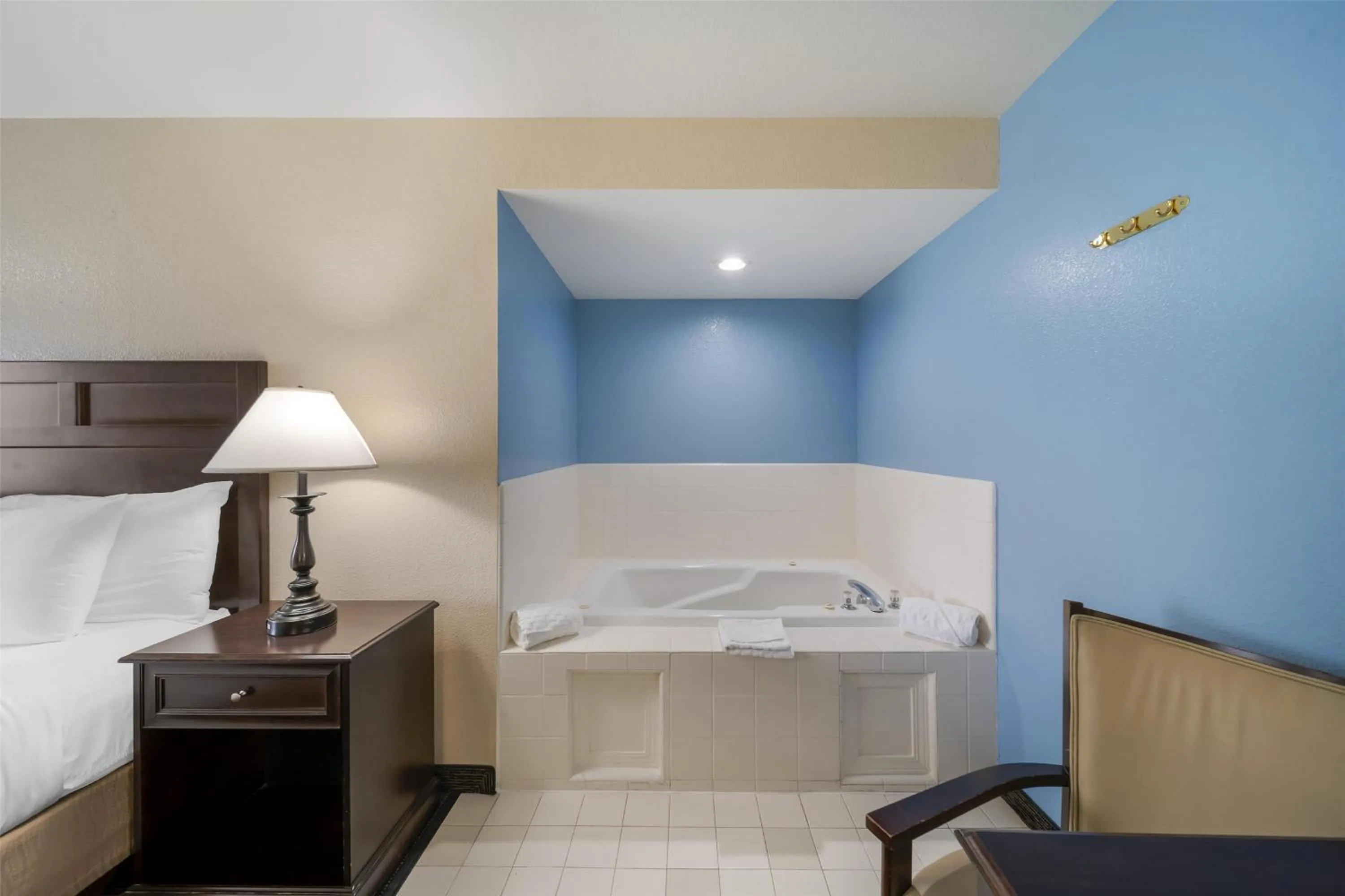 Bedroom, Bed in Best Western Arcata Inn