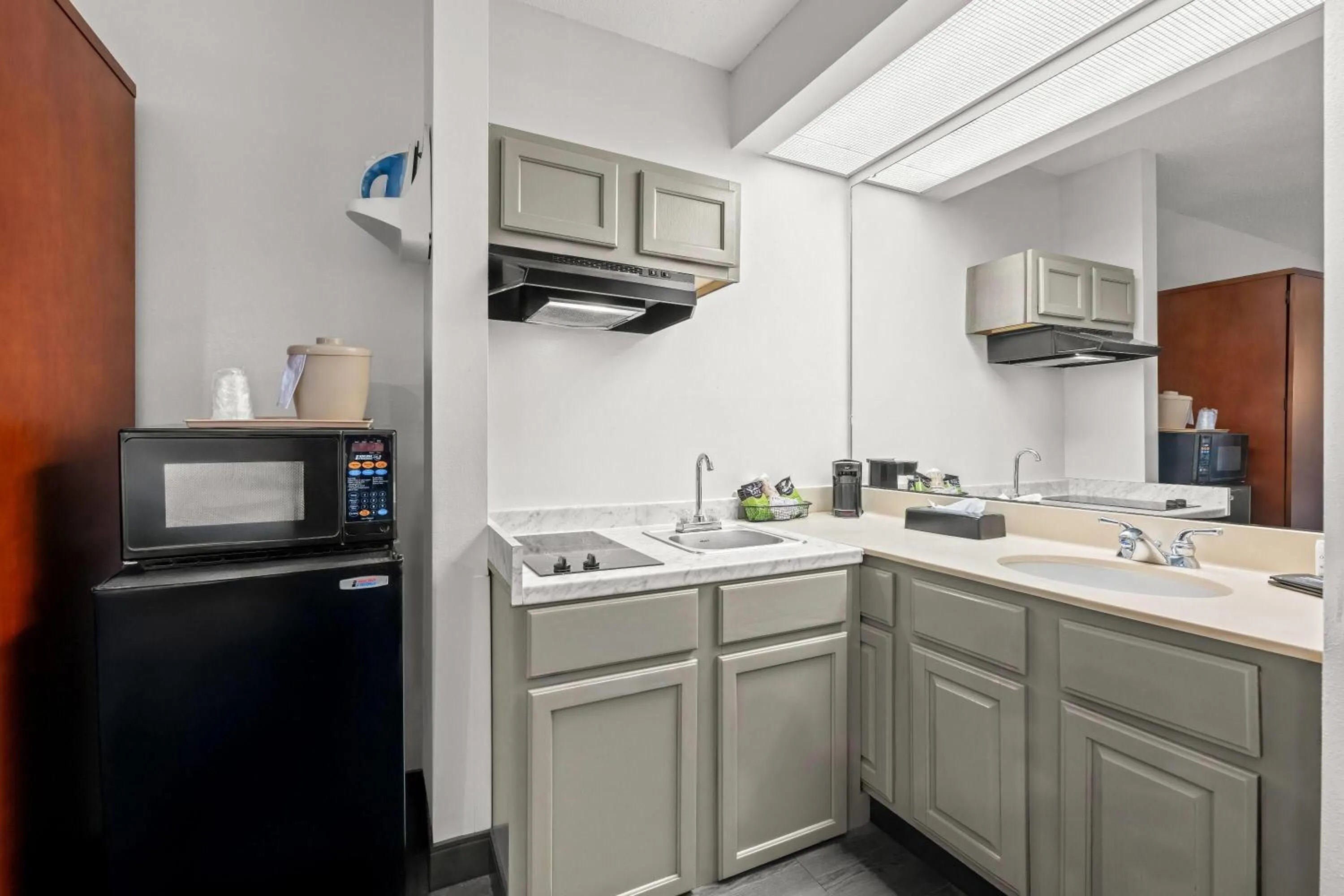 Bed in Baymont by Wyndham Tuscaloosa