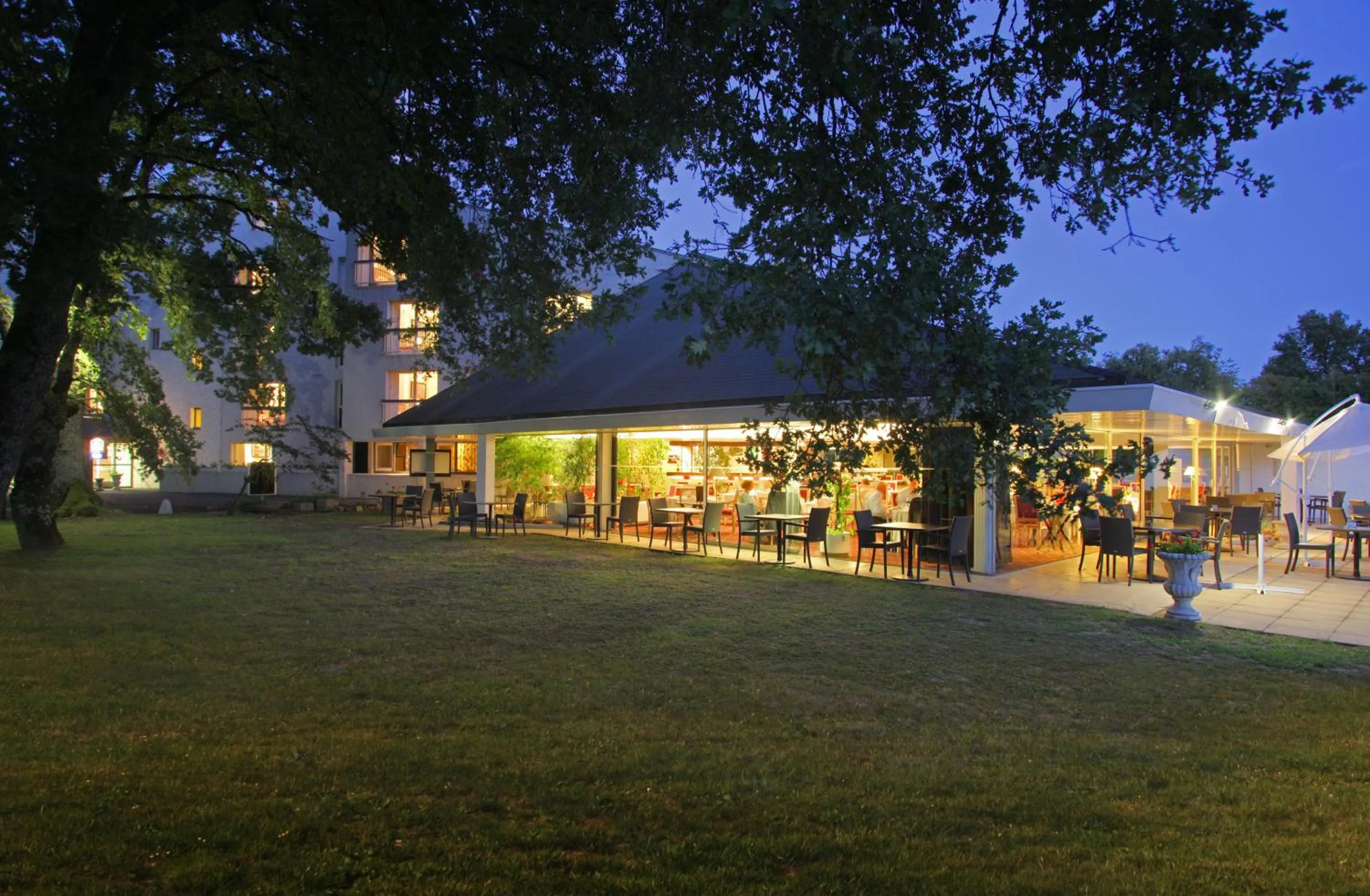 Facade/entrance in Best Western Le Bois de la Marche