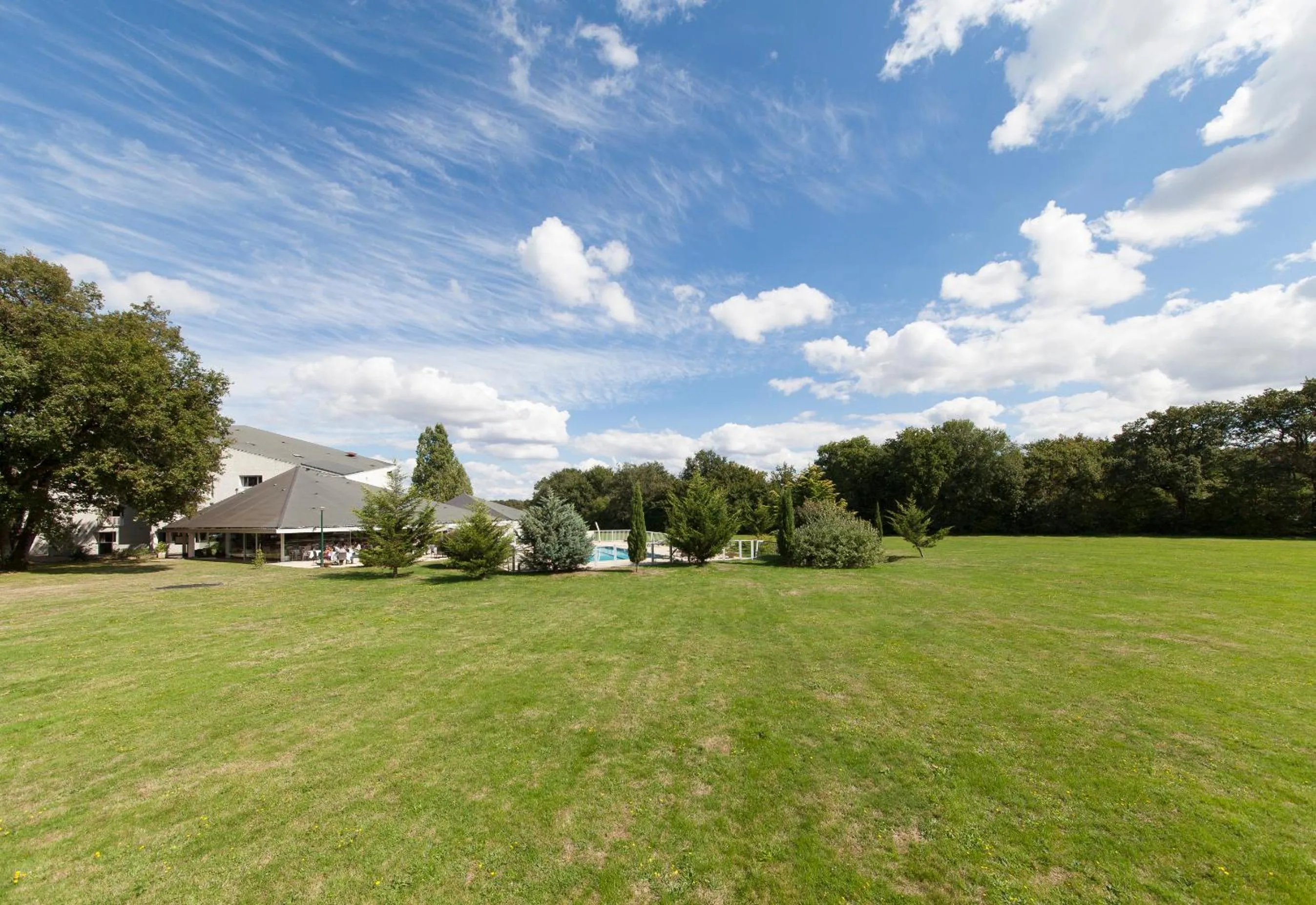 Property building in Best Western Le Bois de la Marche