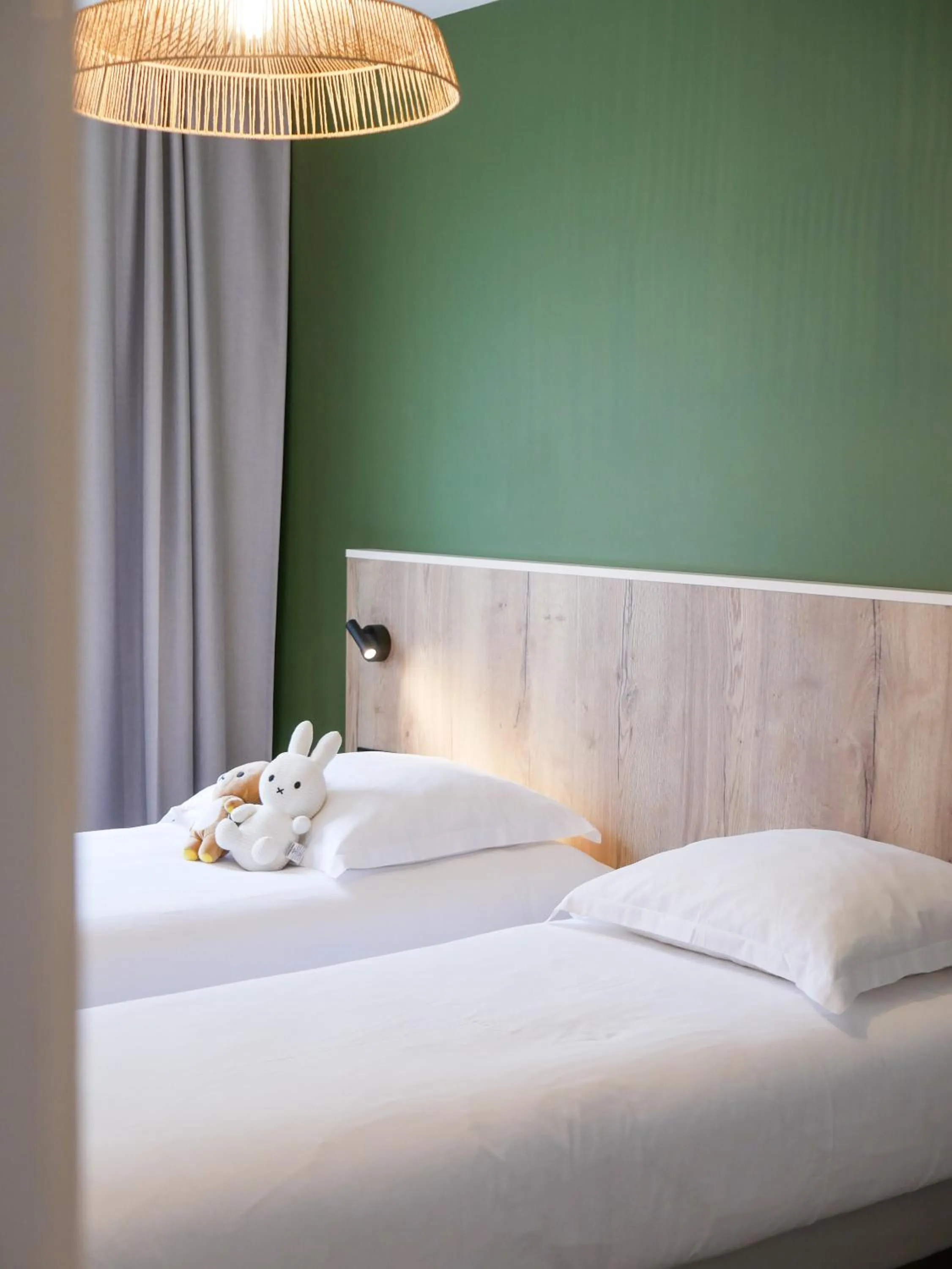 Bed in Best Western Le Bois de la Marche