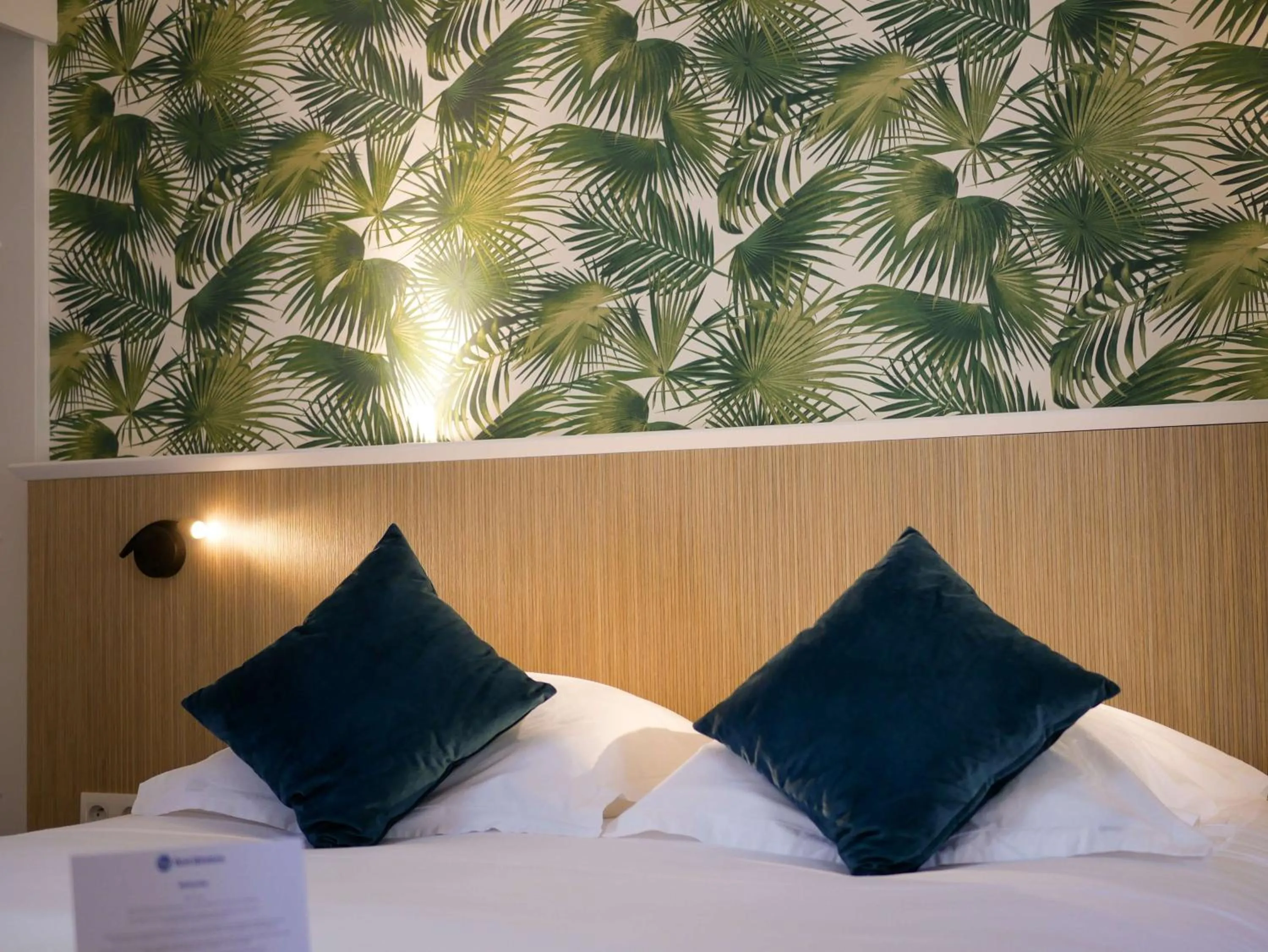 Photo of the whole room, Bed in Best Western Le Bois de la Marche