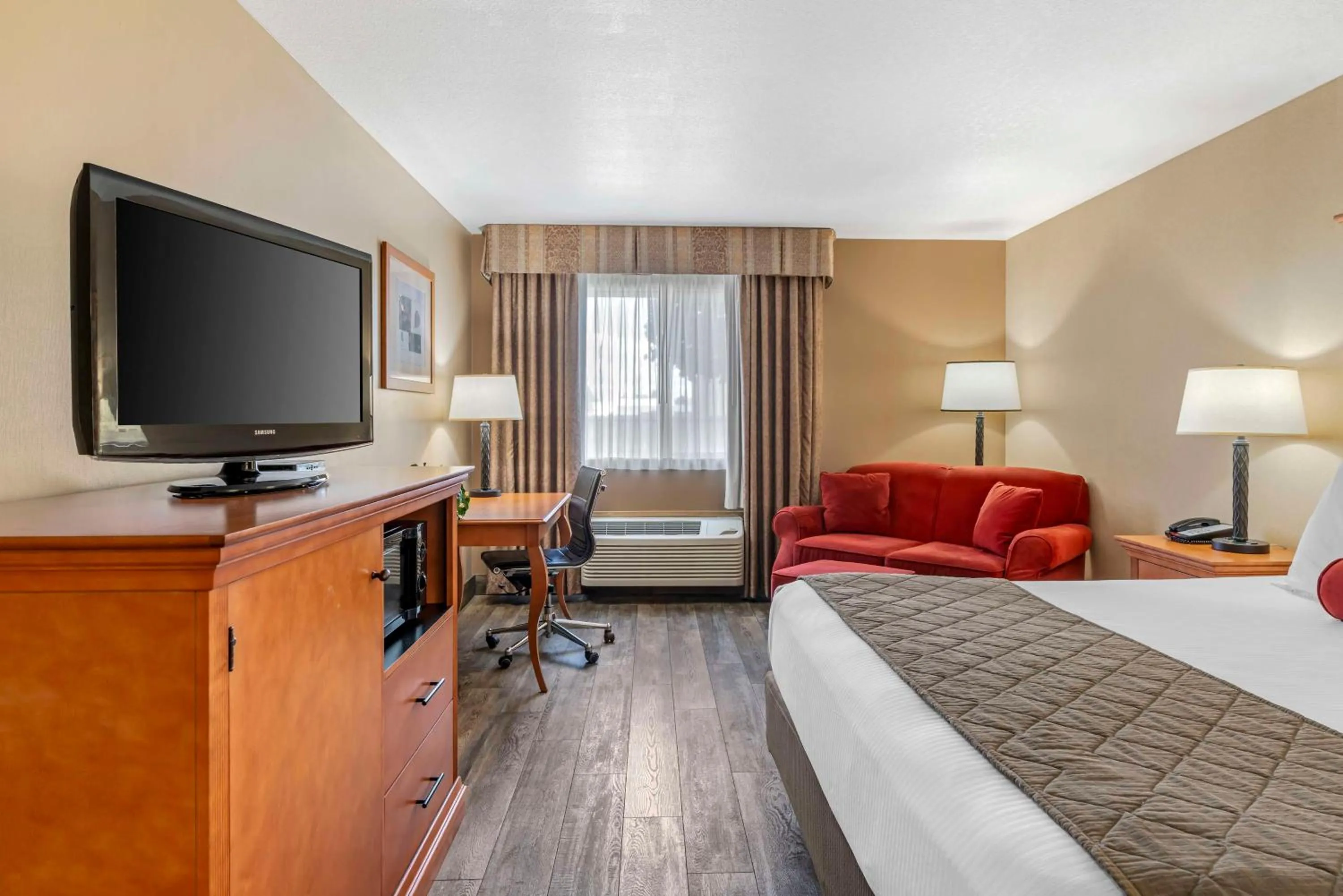 Bedroom, Bed in Best Western Rory & Ryan Inns