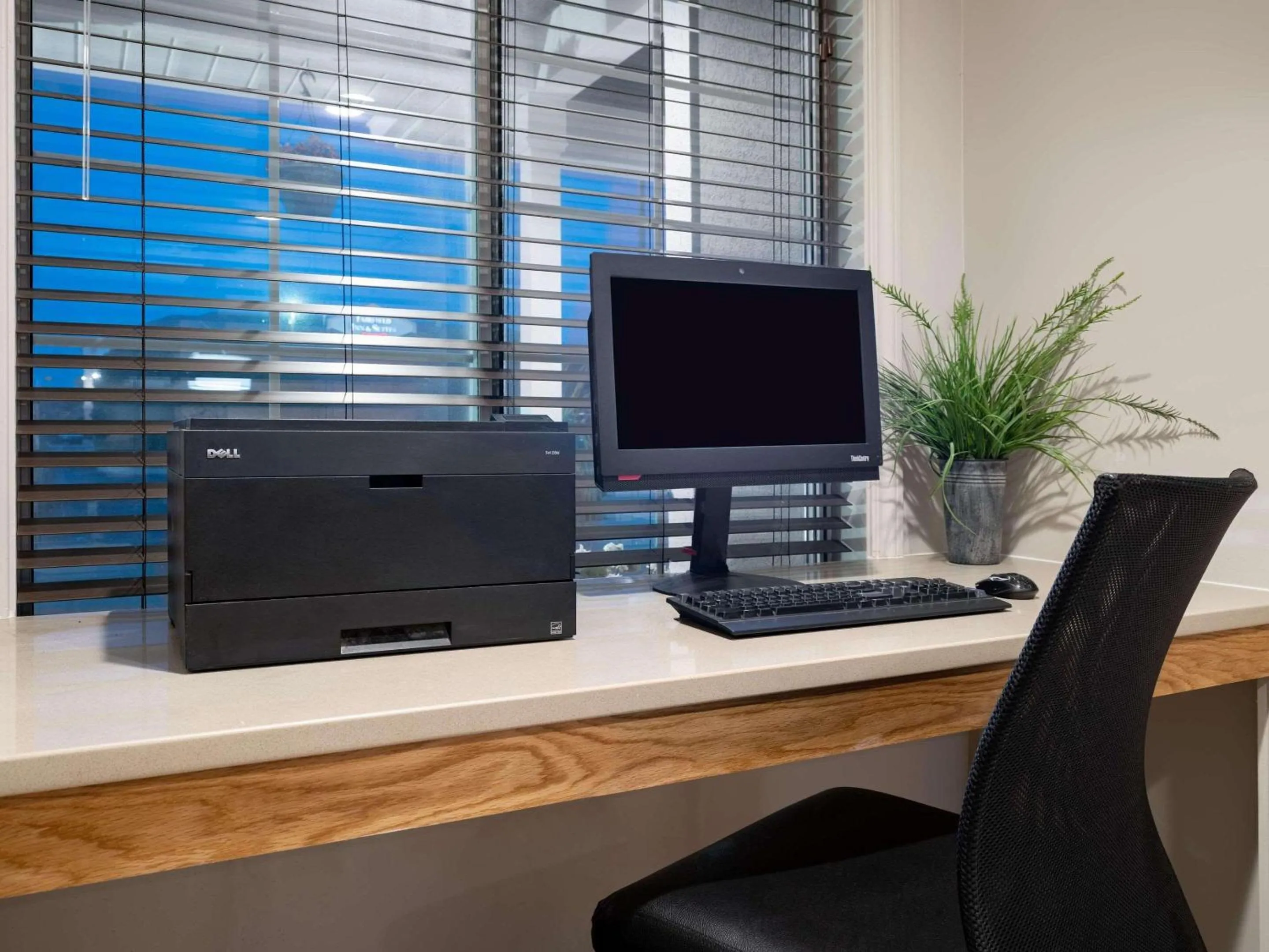 Business facilities in Country Inn & Suites by Radisson, Toledo, OH