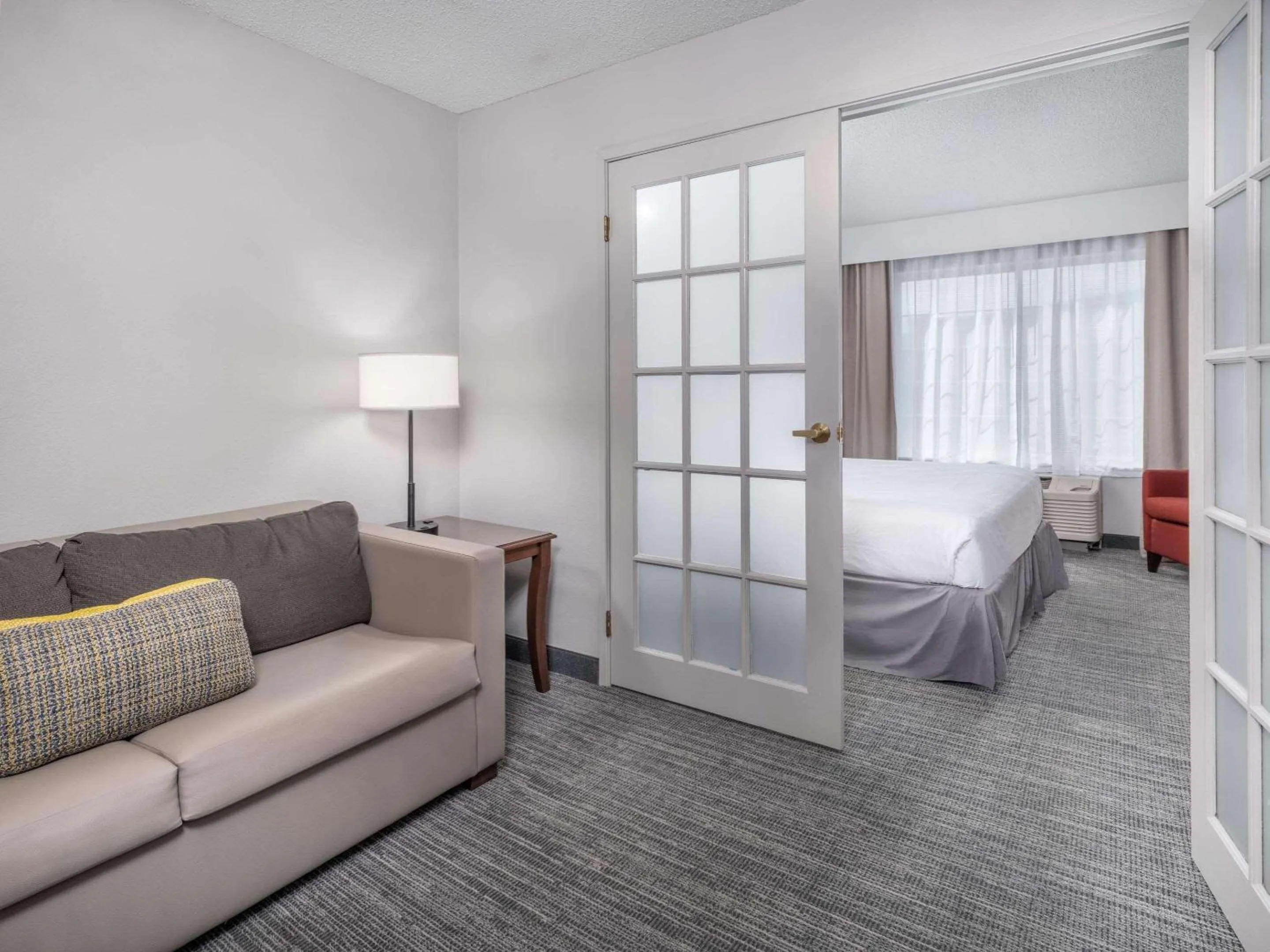 Bedroom in Country Inn & Suites by Radisson, Toledo, OH