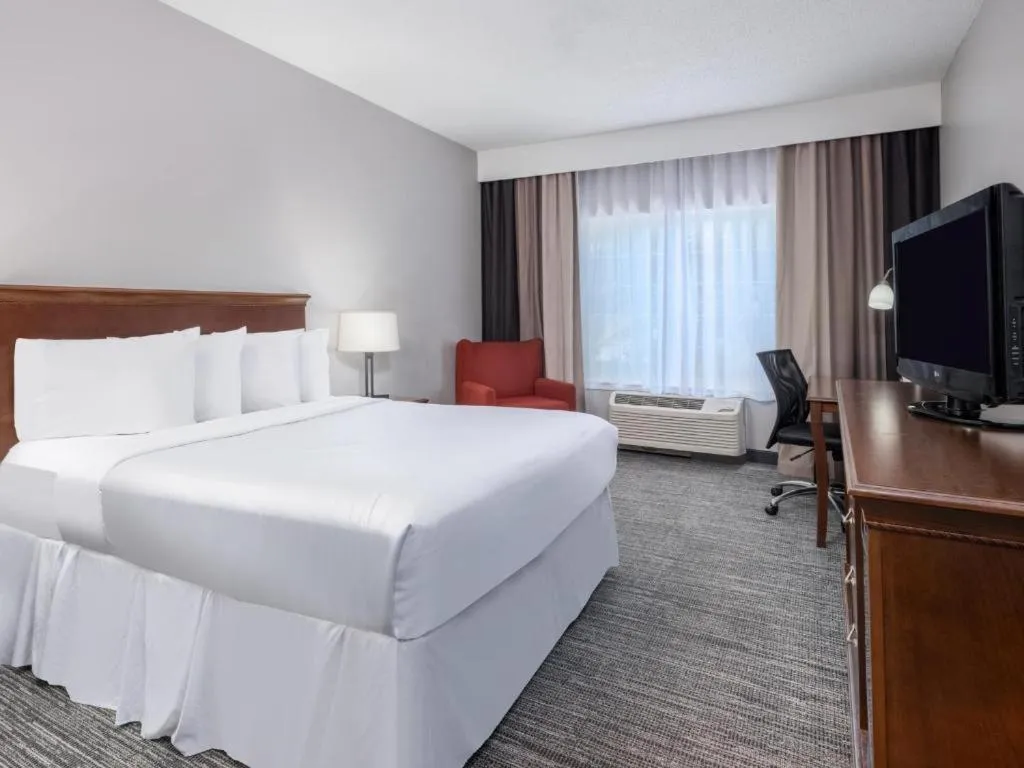 Country Inn & Suites by Radisson, Toledo, OH