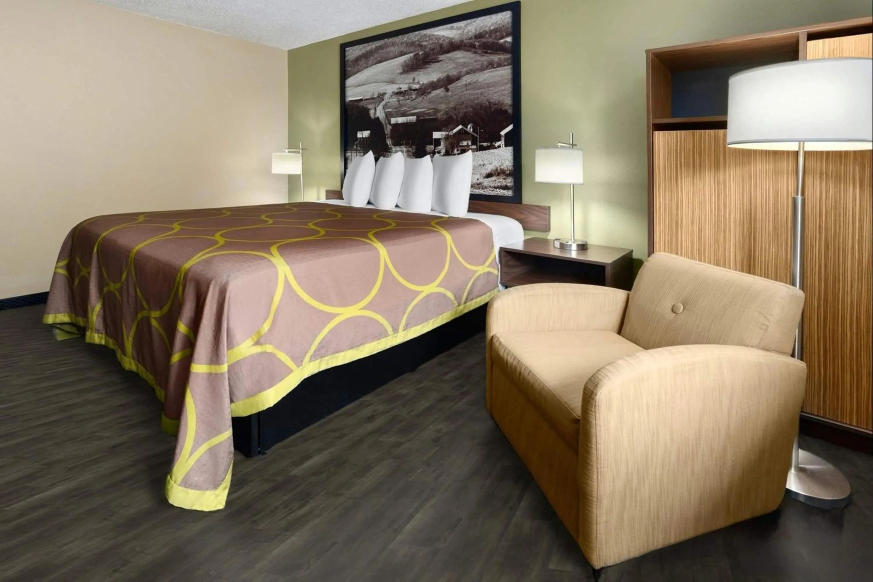 Photo of the whole room, Bed in Super 8 by Wyndham St. Clairsville OH/Wheeling WV Area