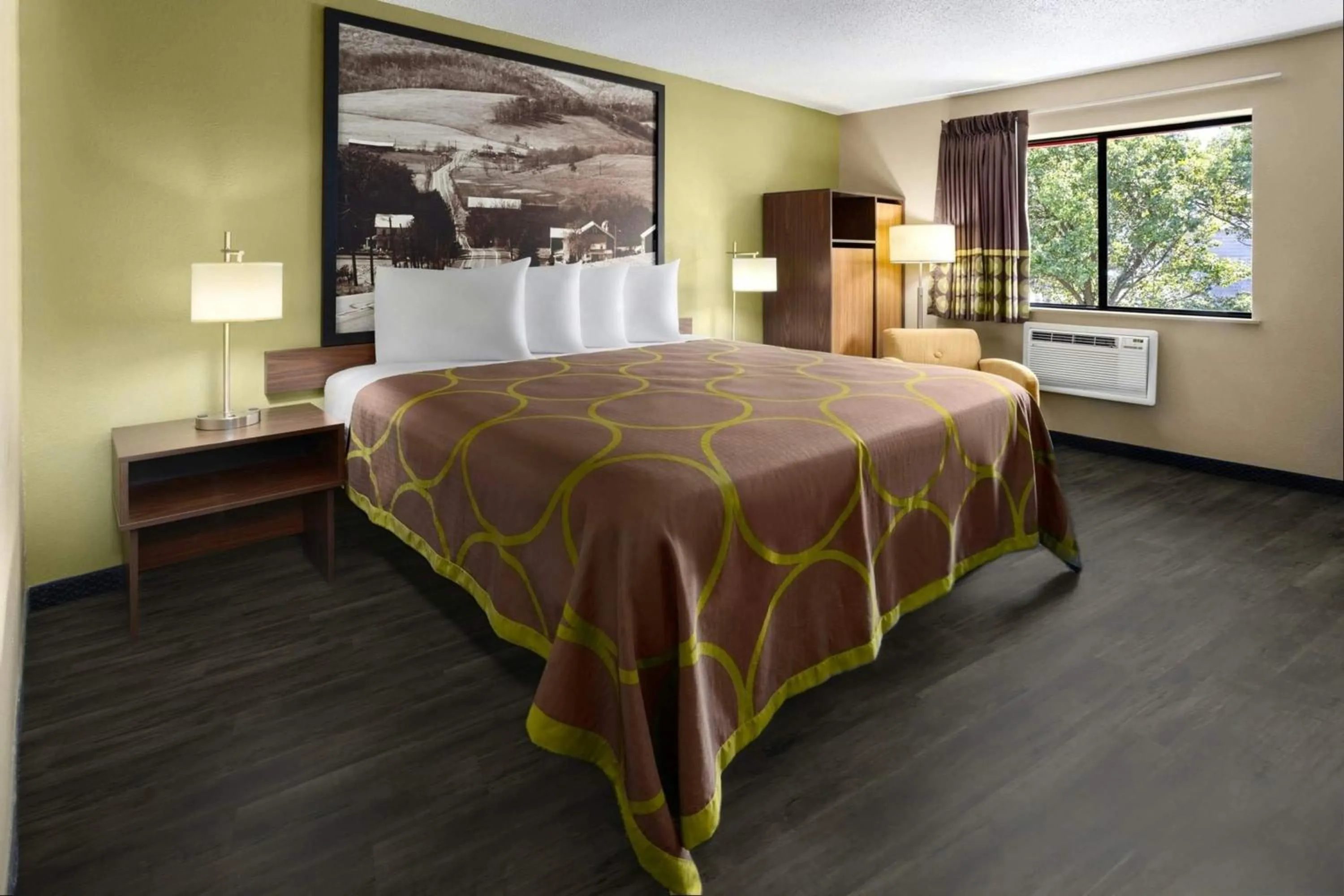 Photo of the whole room, Bed in Super 8 by Wyndham St. Clairsville OH/Wheeling WV Area