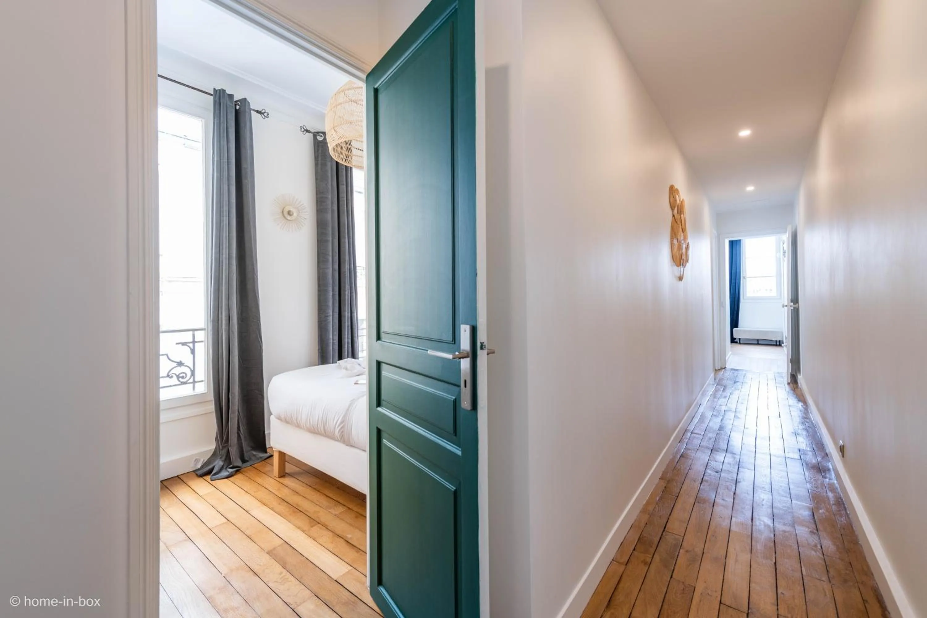 Decorative detail, Bed in HotelHome Paris 16