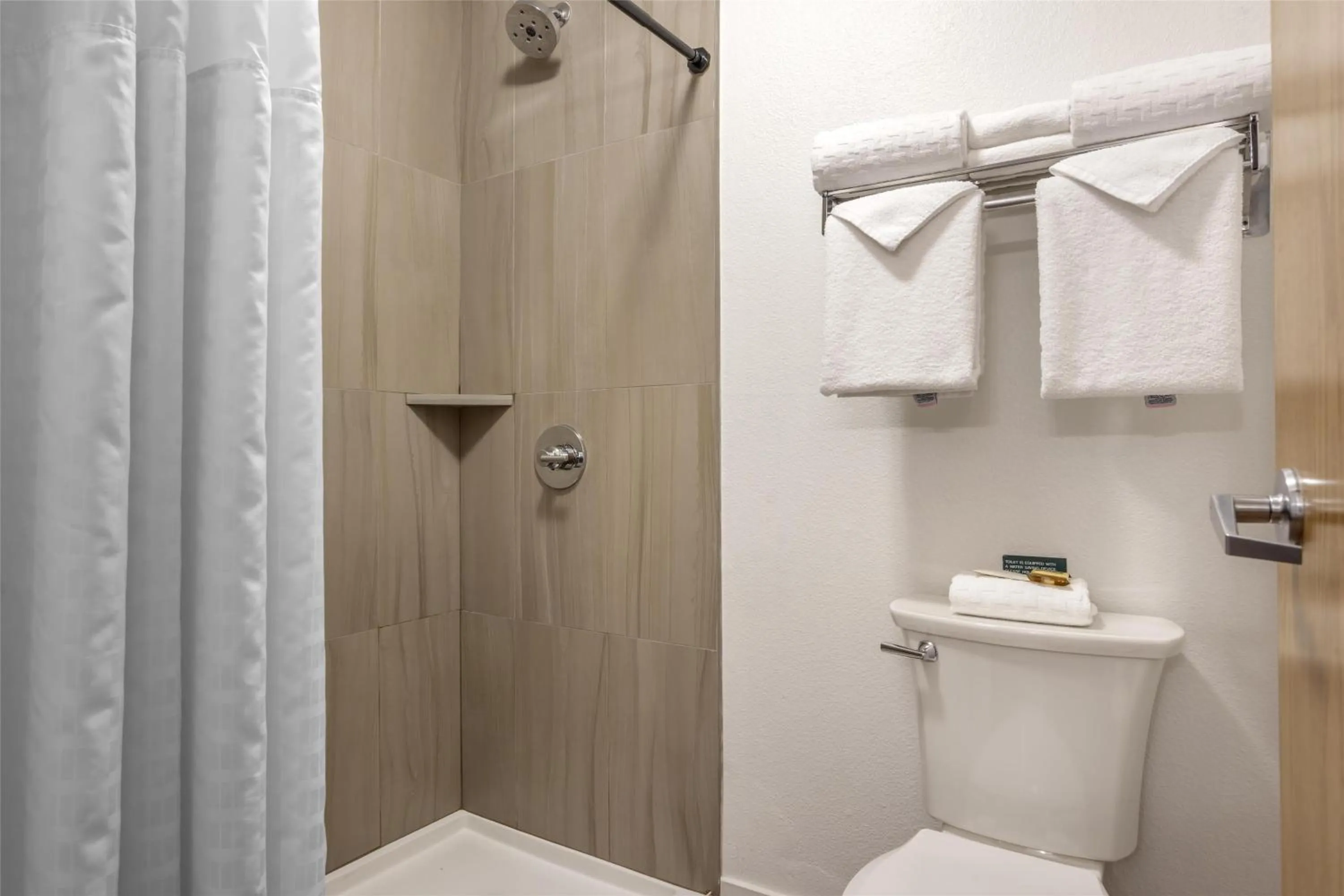 Bathroom in Best Western Plus Columbia River Inn