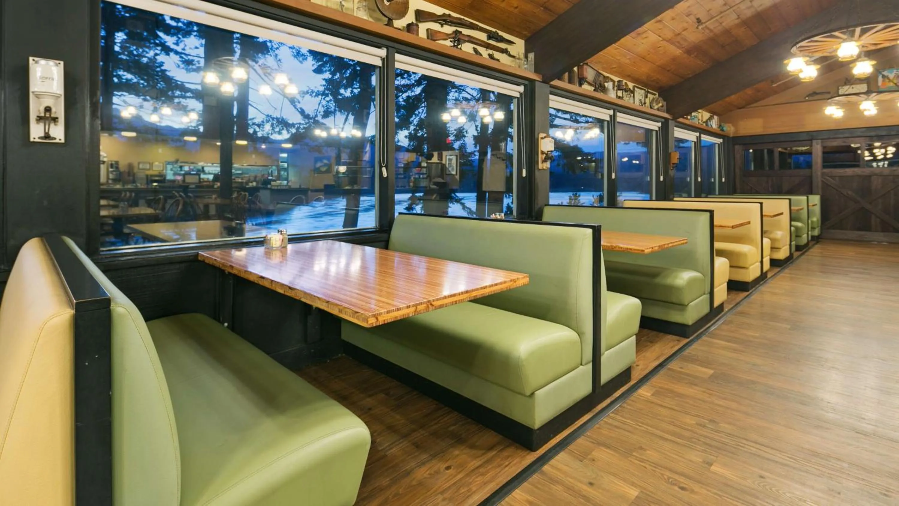 Restaurant/places to eat in Best Western Plus Columbia River Inn