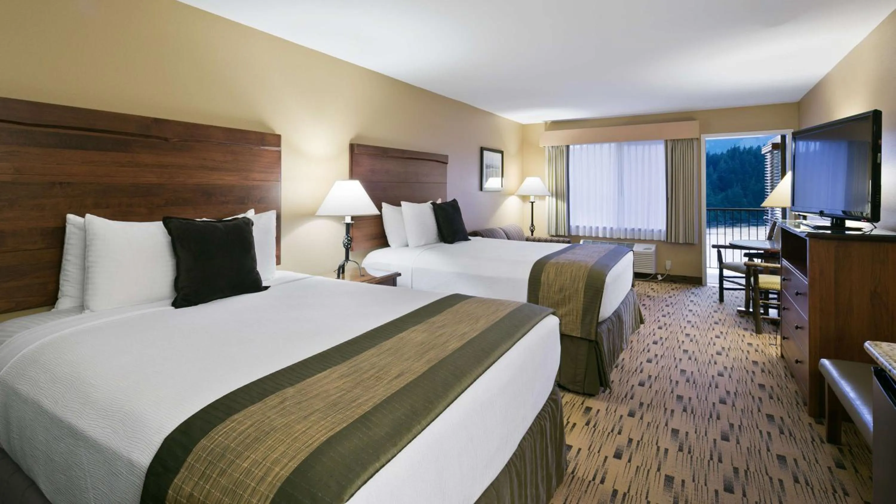 Photo of the whole room, Bed in Best Western Plus Columbia River Inn