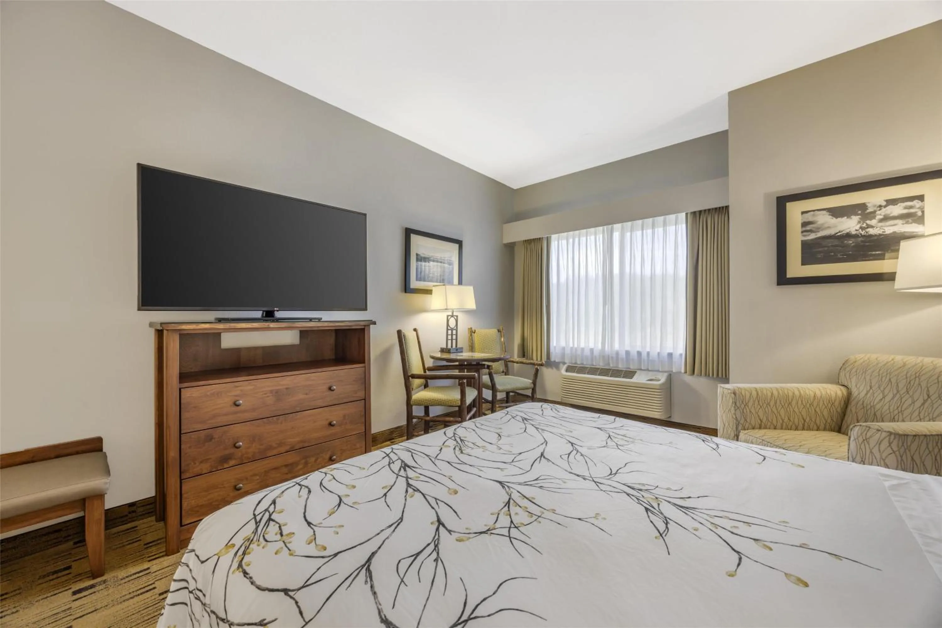 Bedroom, Bed in Best Western Plus Columbia River Inn