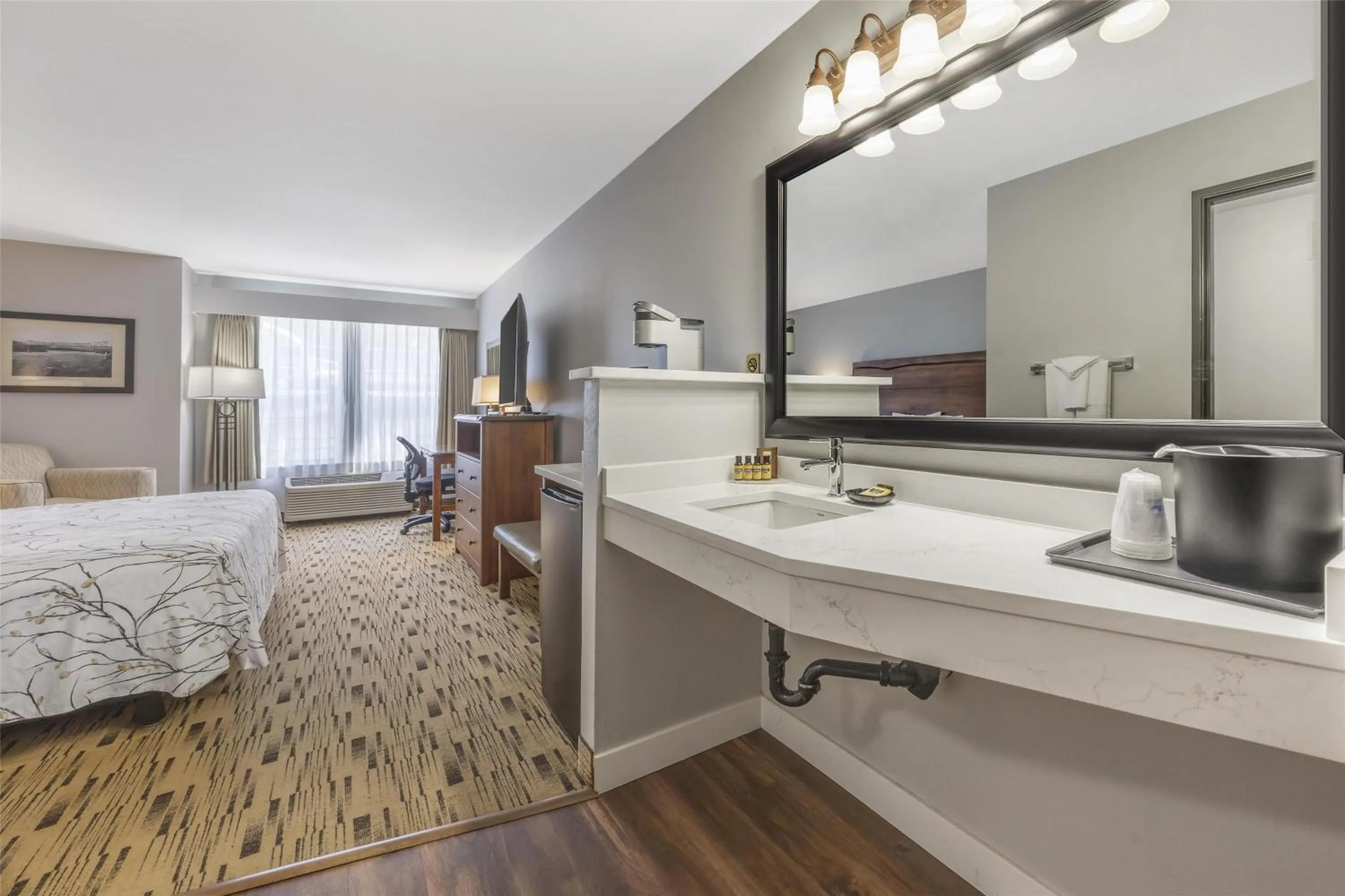 Bedroom, Bed in Best Western Plus Columbia River Inn