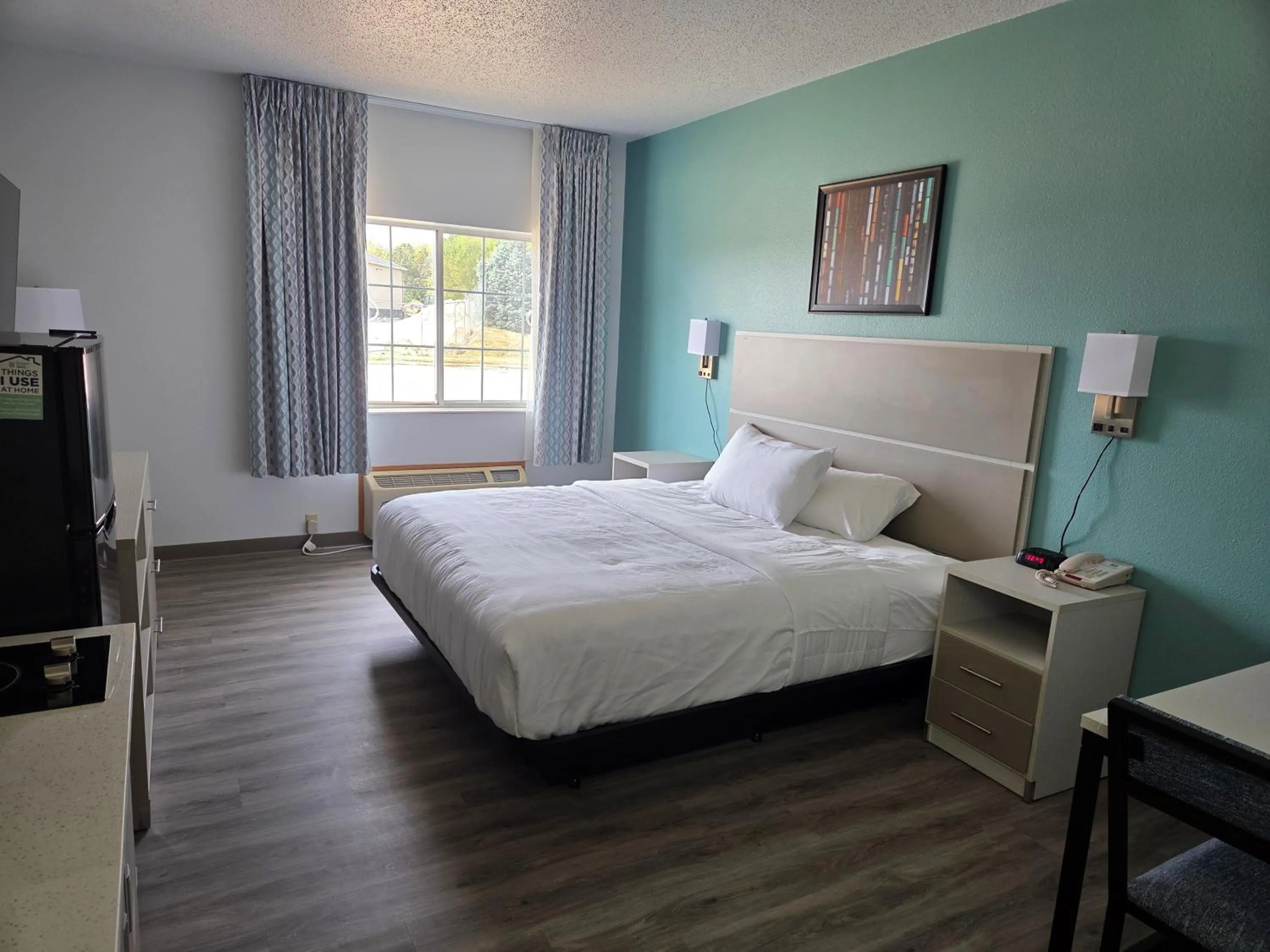 Bed in MainStay Suites LeClaire - Quad Cities