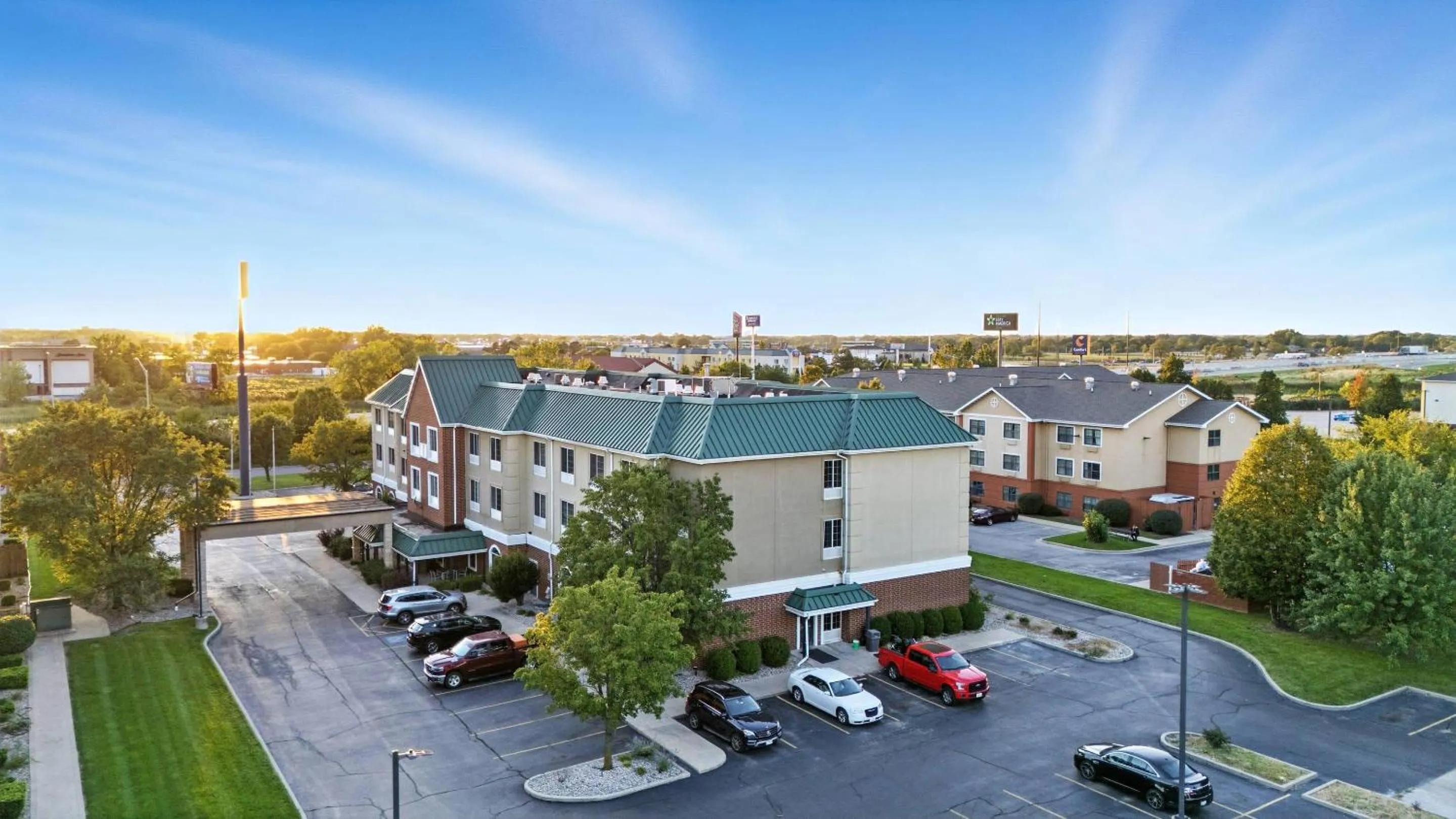 Property building in Country Inn & Suites by Radisson, Merrillville, IN