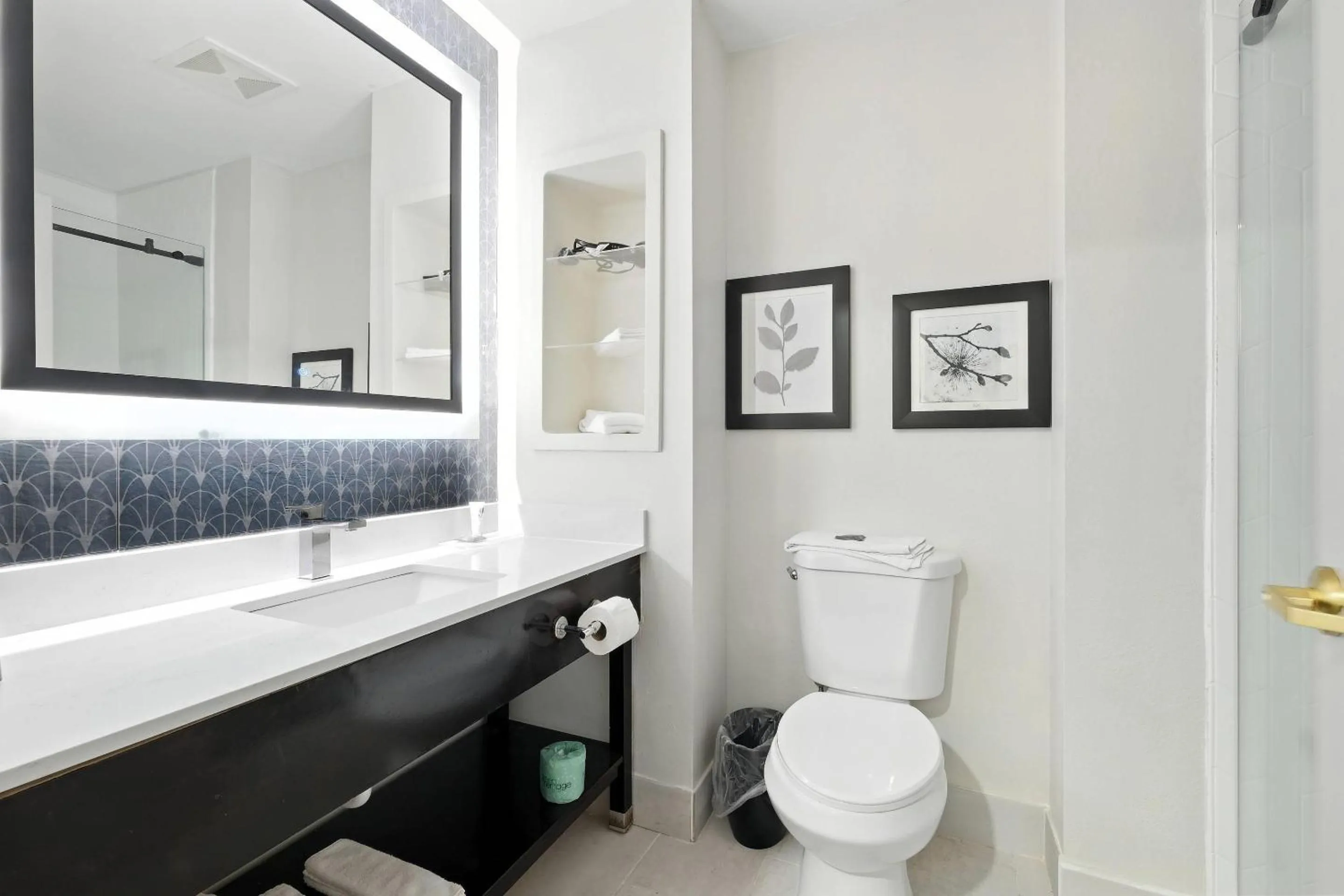 Bedroom in Country Inn & Suites by Radisson, Merrillville, IN