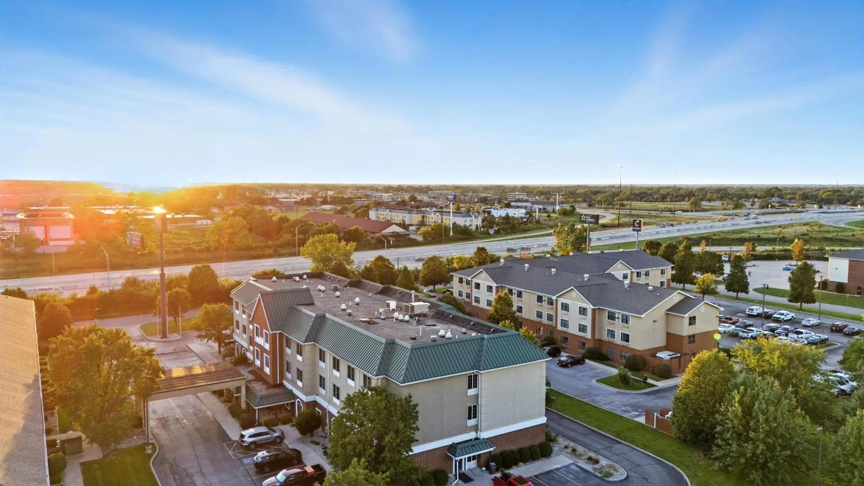 Property building in Country Inn & Suites by Radisson, Merrillville, IN