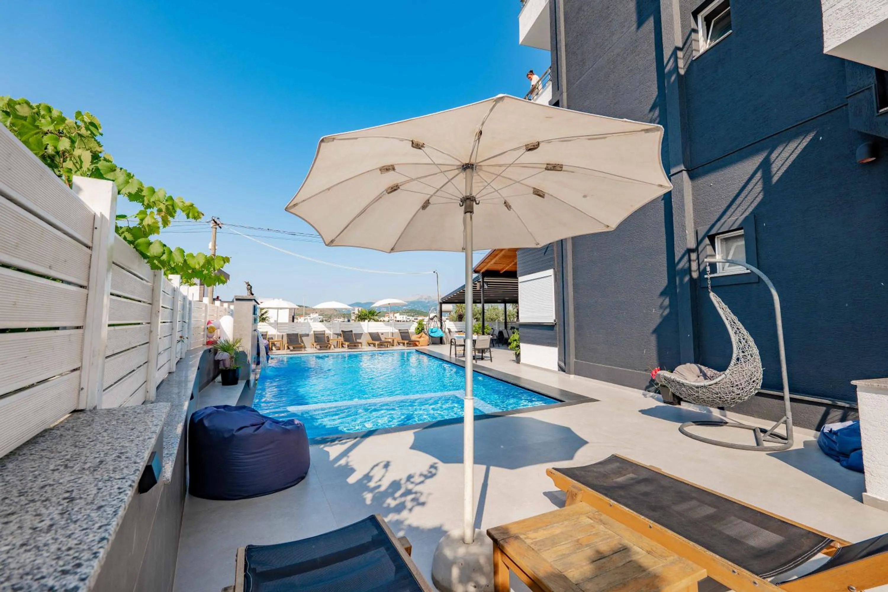 Property building in Sunshine Hotel