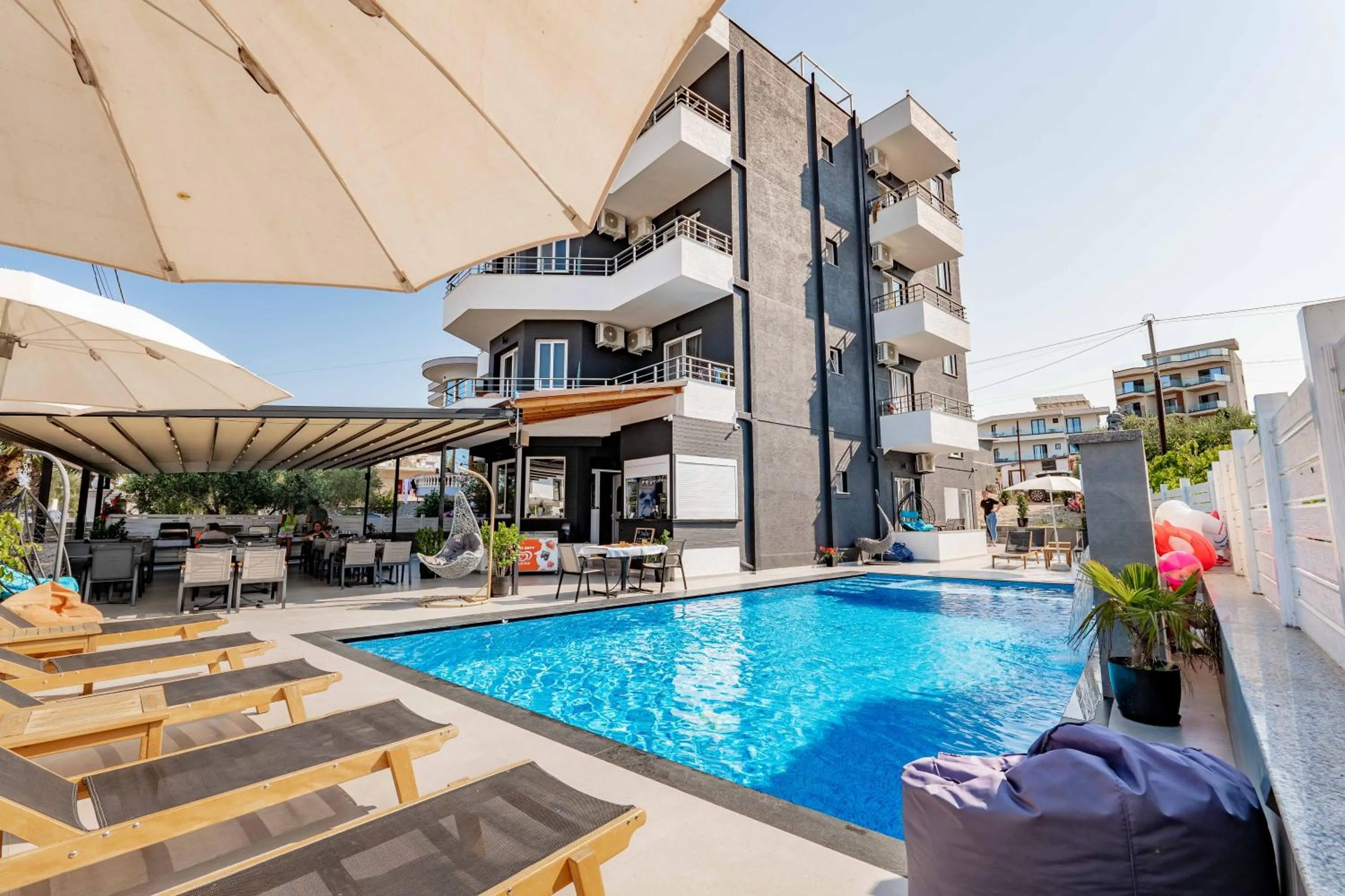 Property building in Sunshine Hotel