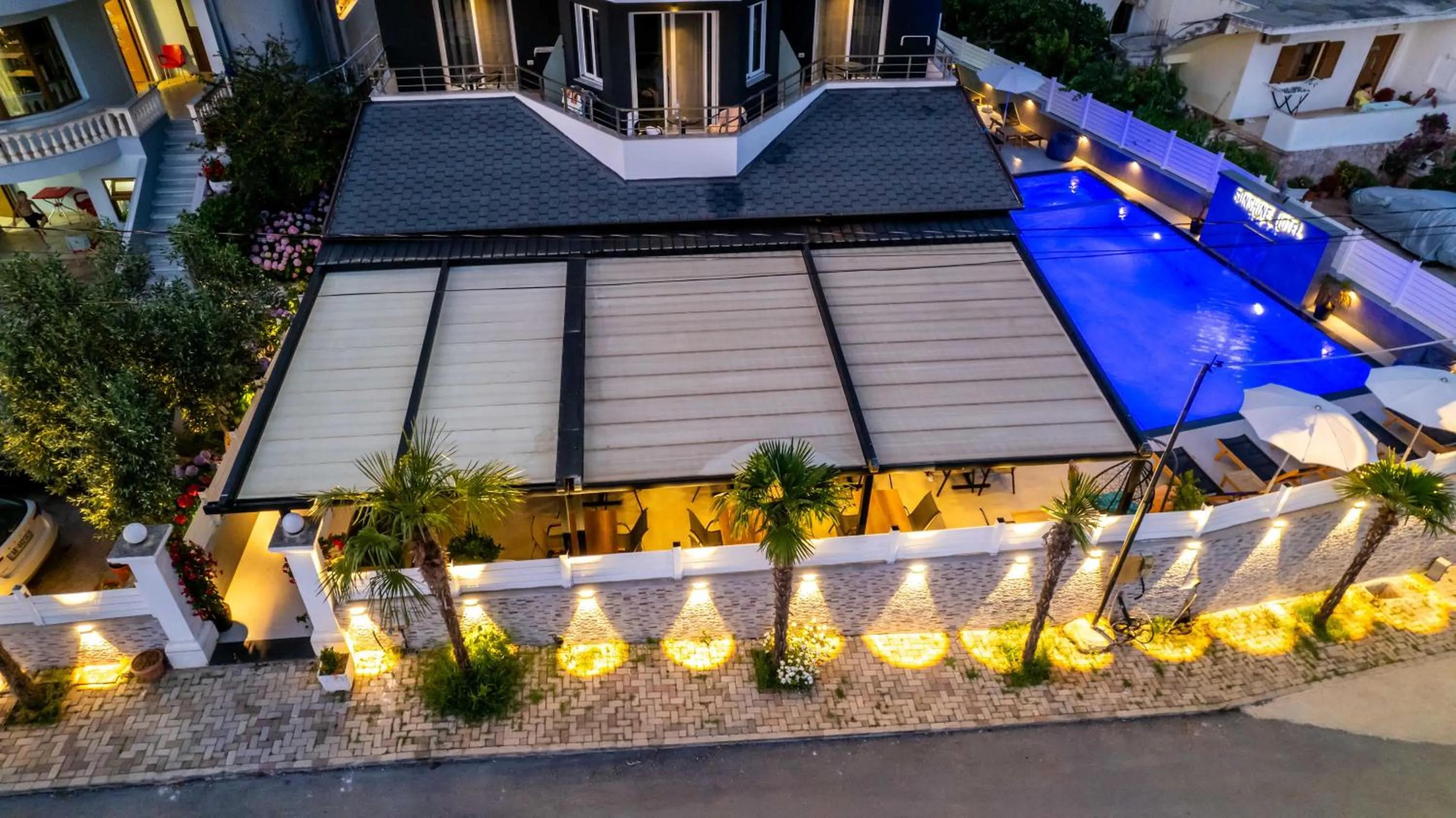 Property building in Sunshine Hotel