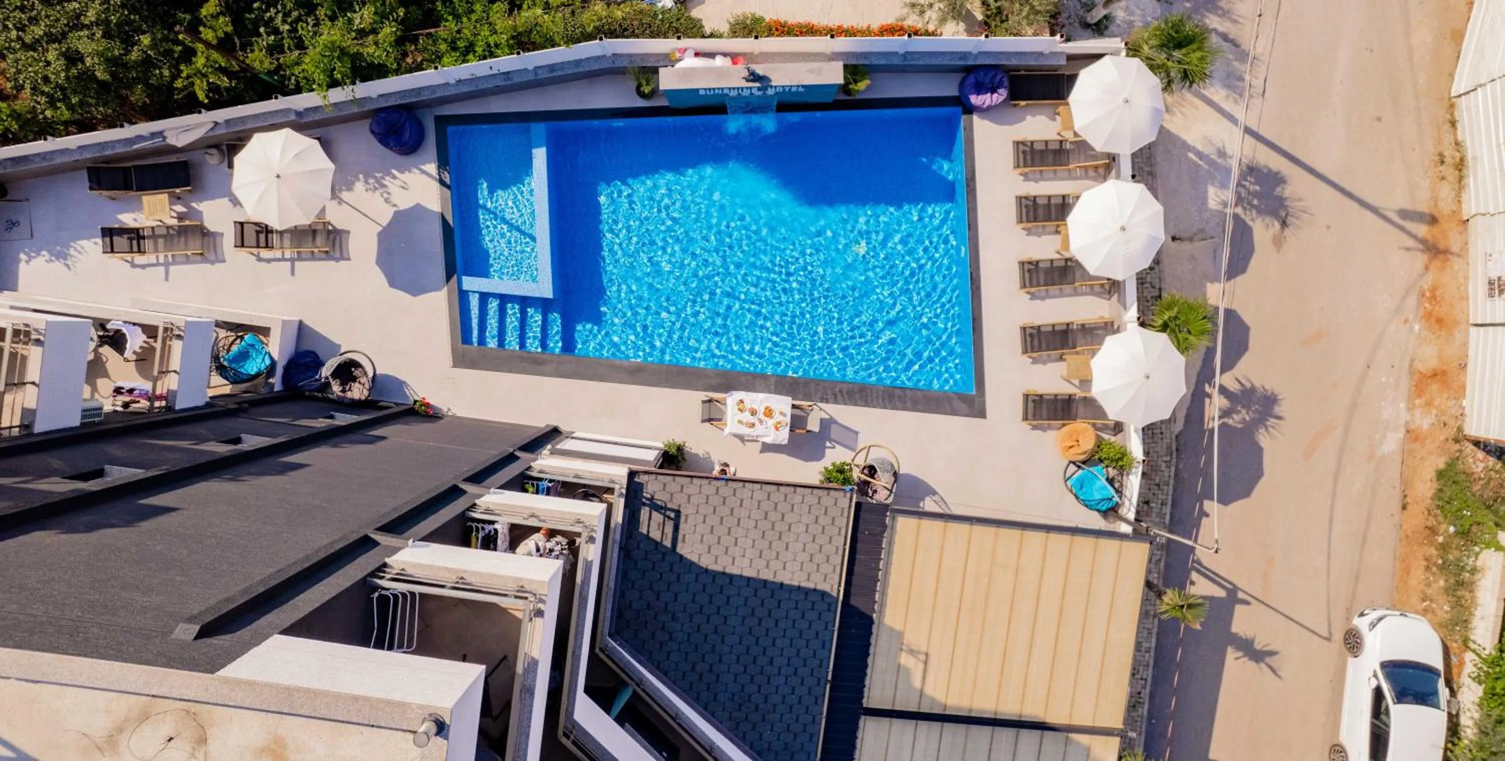 Pool view in Sunshine Hotel