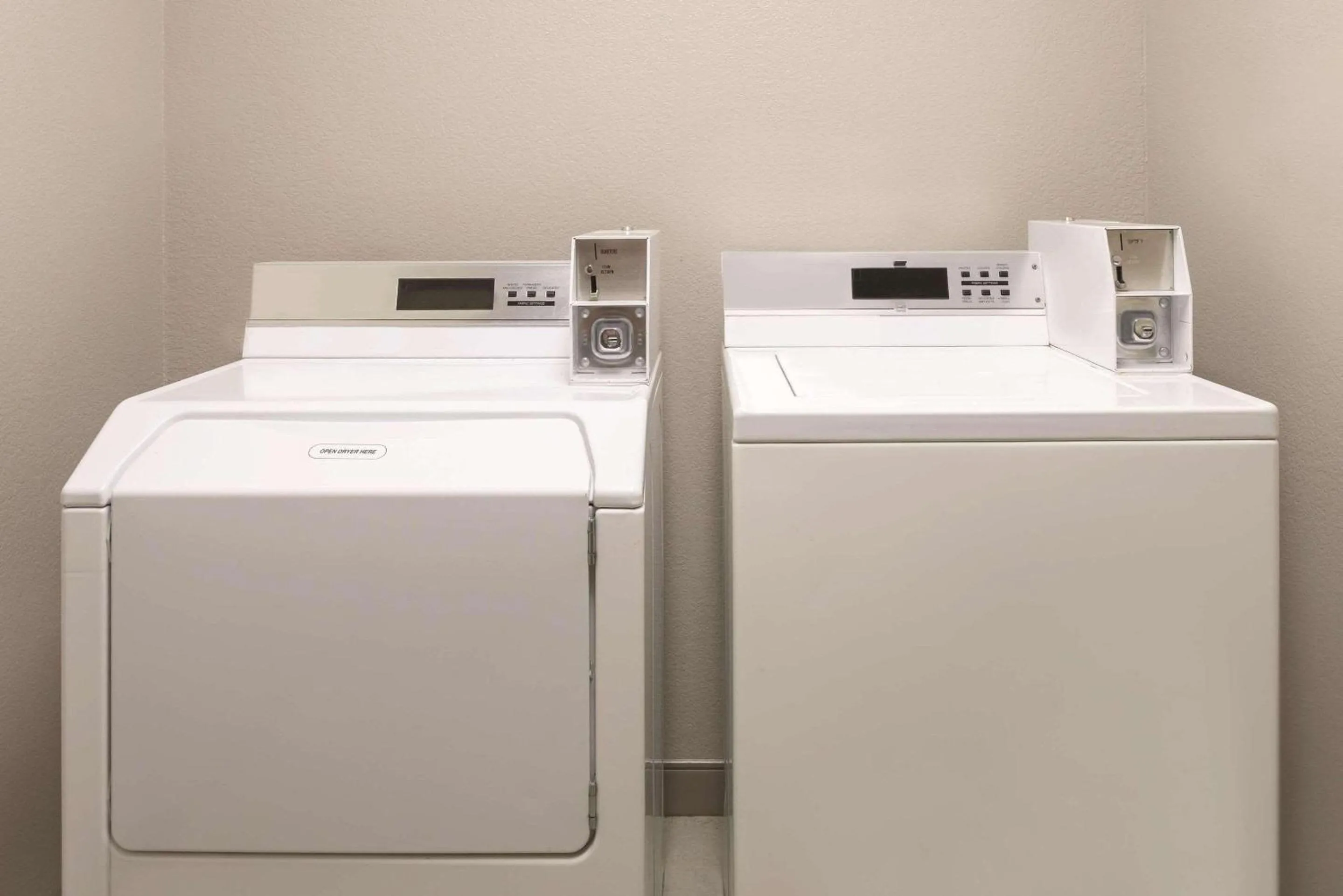 Other in Country Inn & Suites by Radisson, Germantown, WI