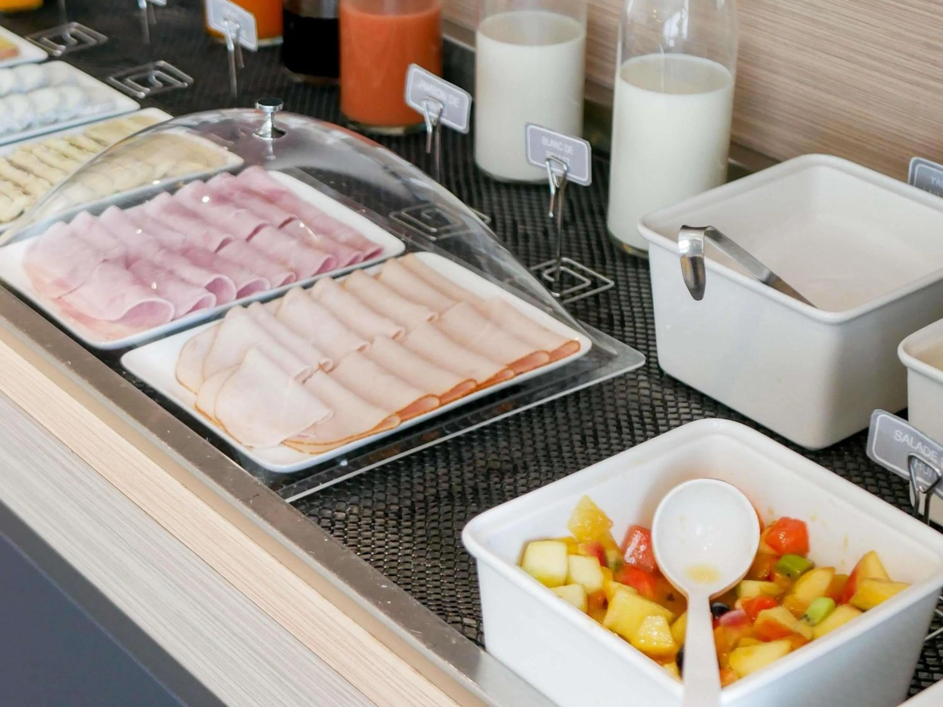 Breakfast in ibis Styles Poitiers Nord